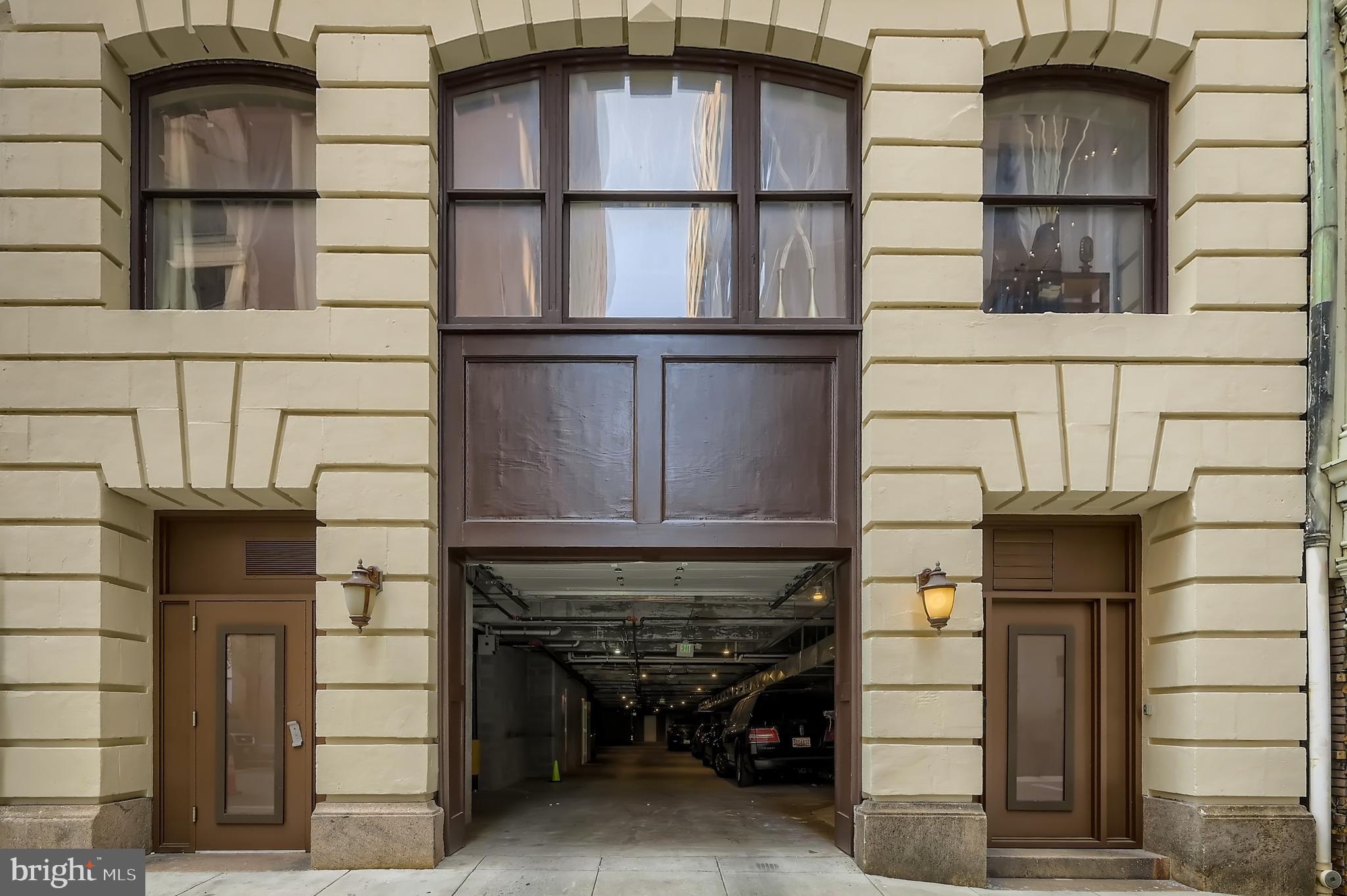 DOWNTOWN - Residential Lease