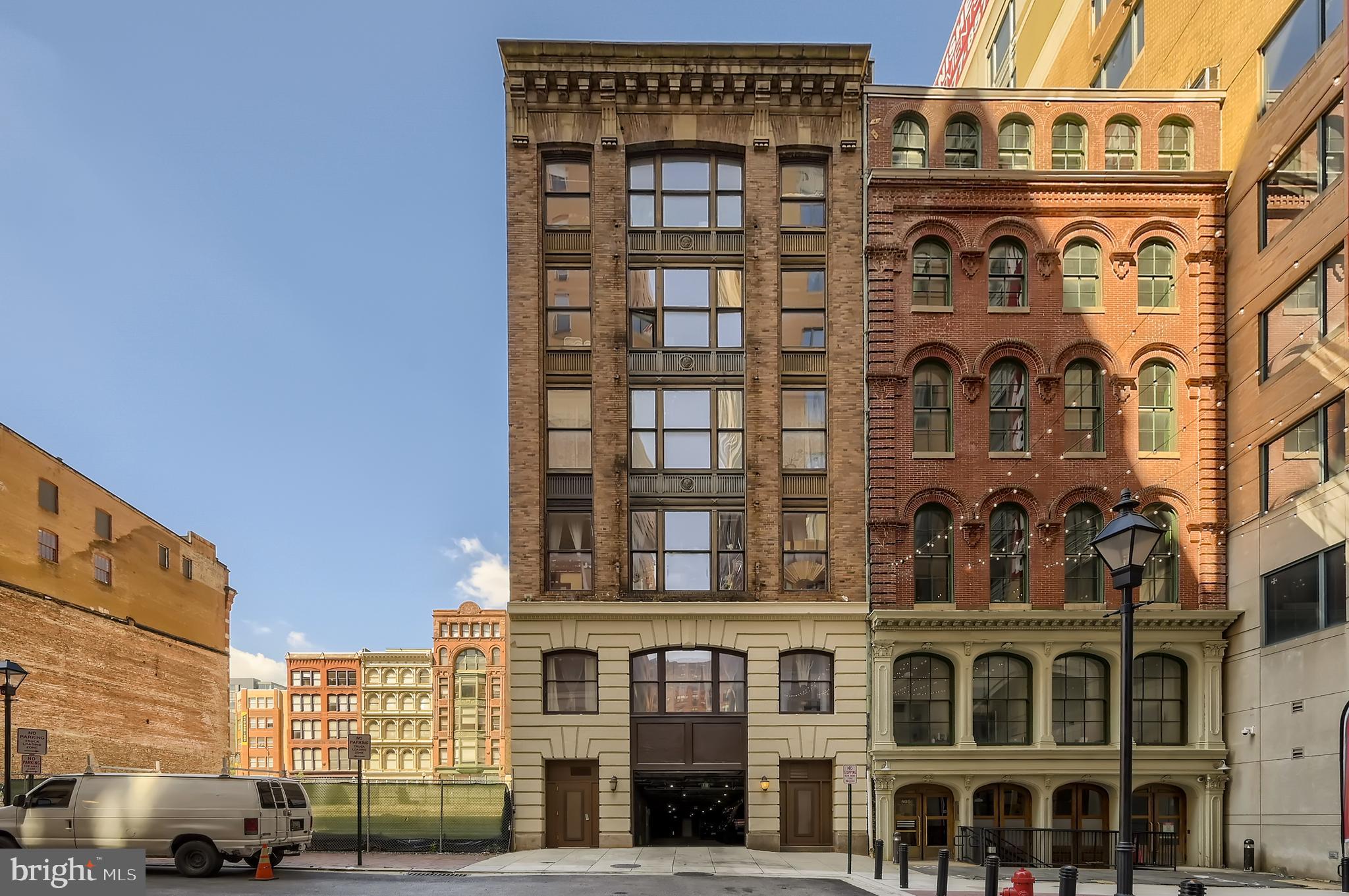 DOWNTOWN - Residential Lease