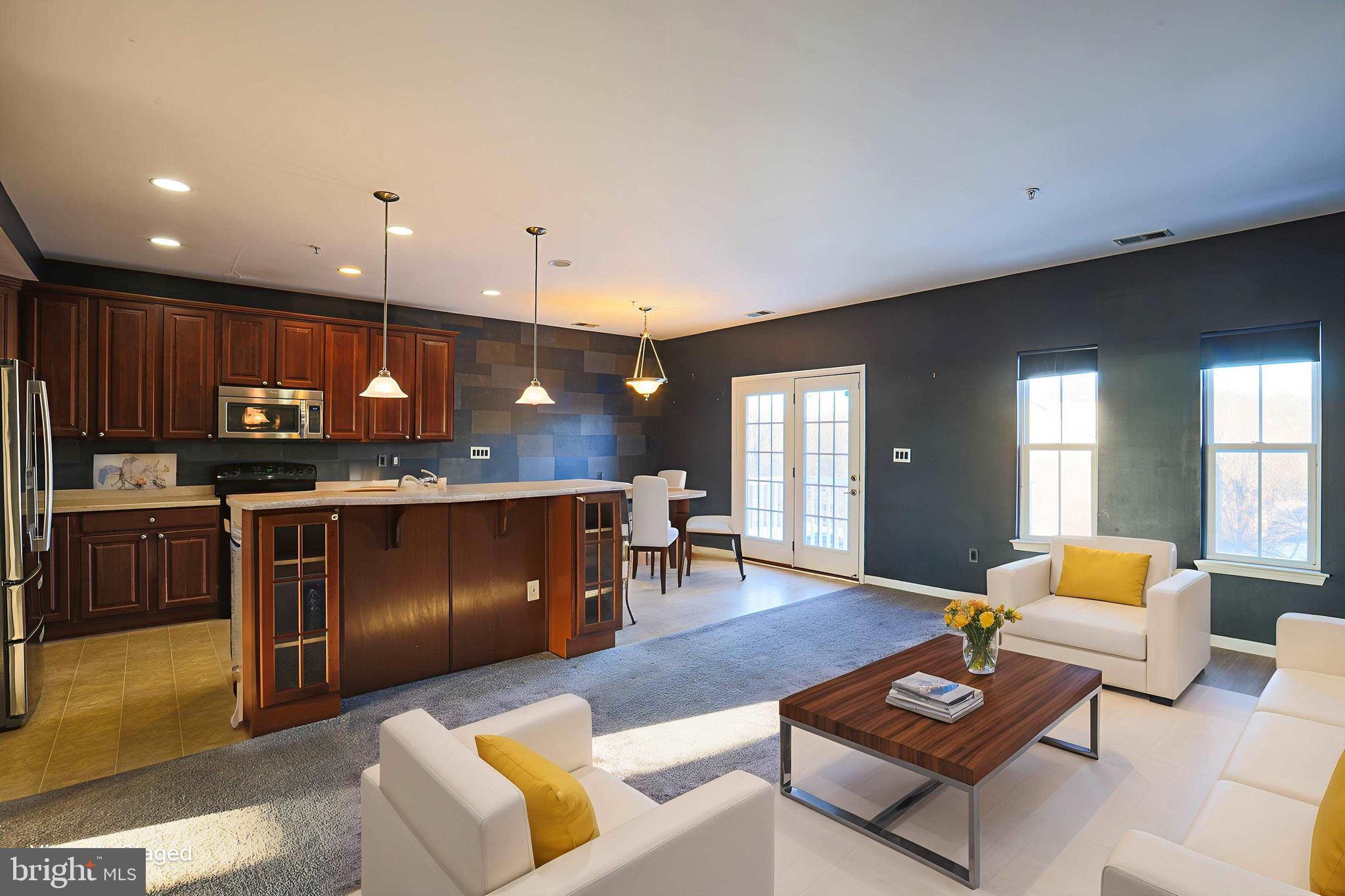 RED RUN VILLA - Residential