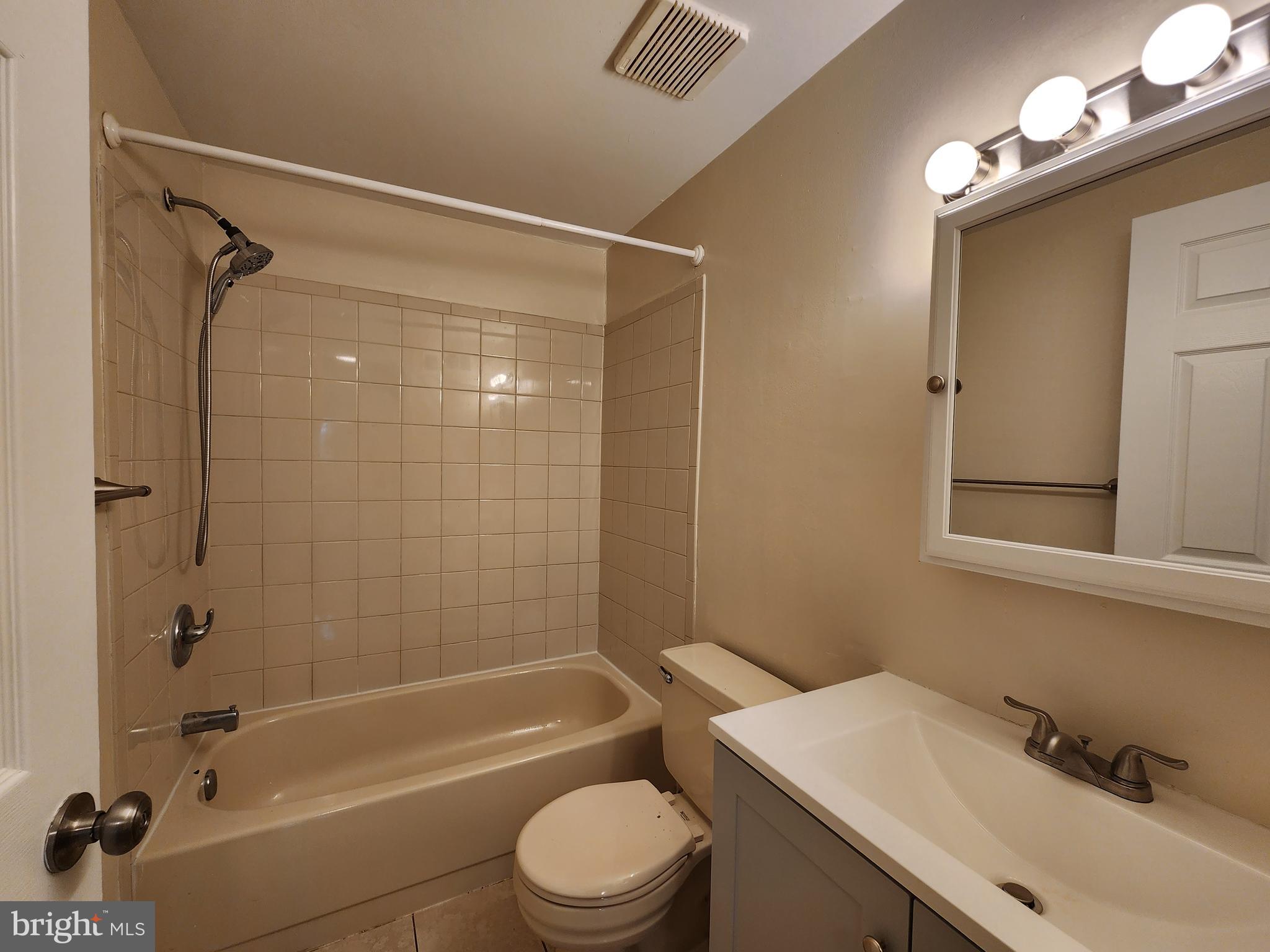 GUILFORD SQUARE - Residential