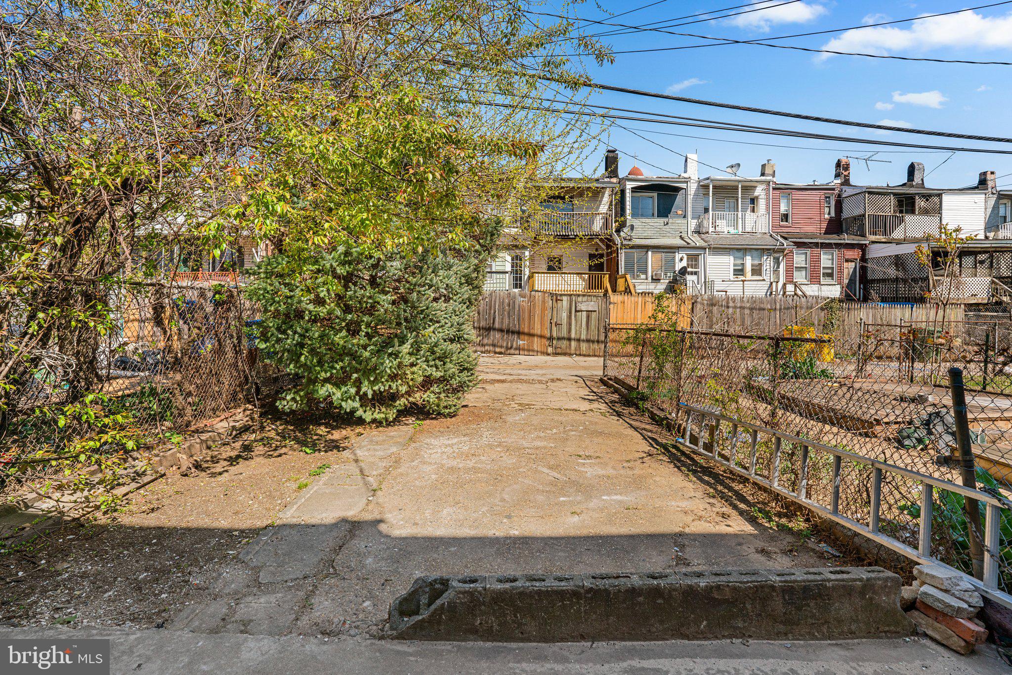 MILL HILL - Residential