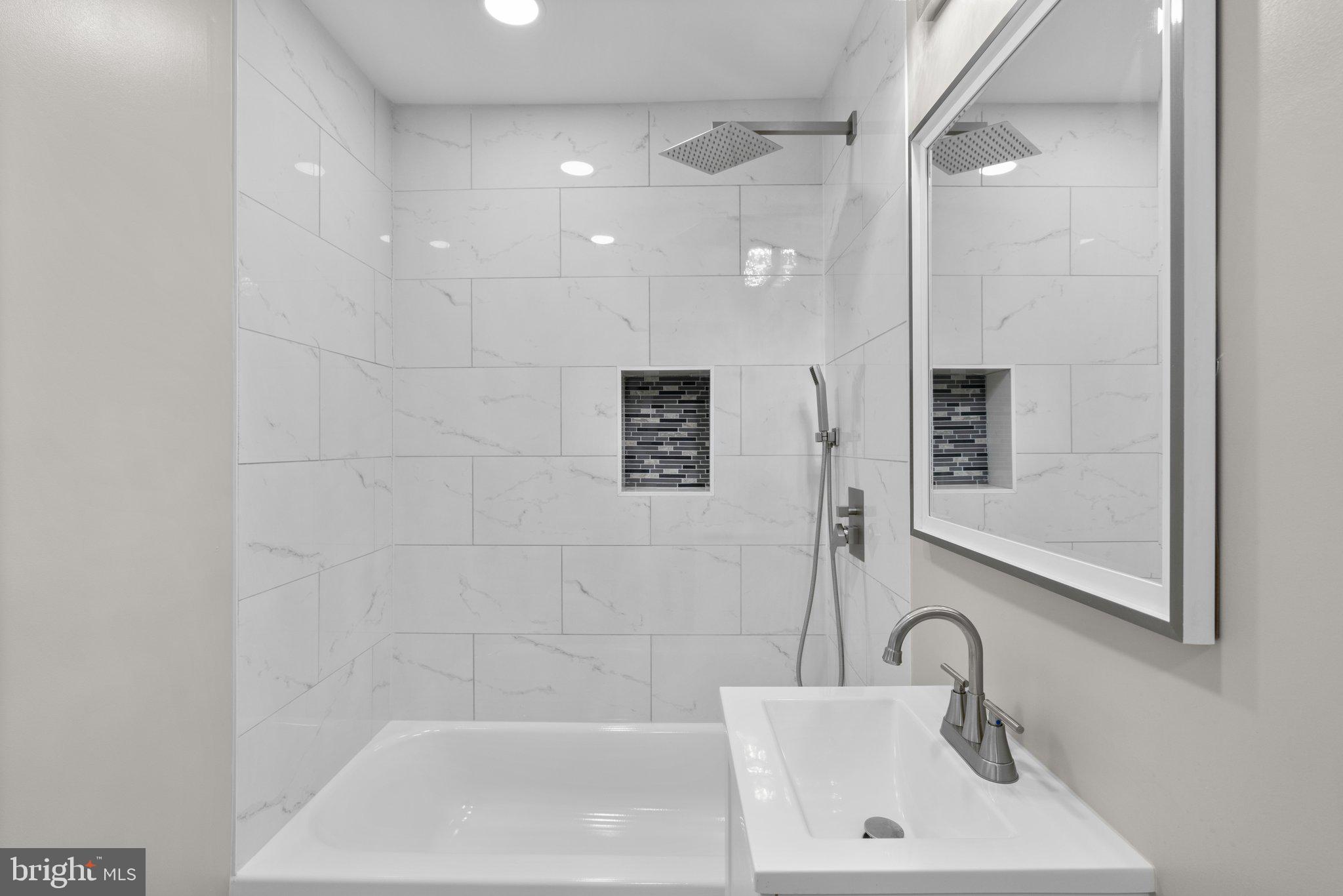 MILL HILL - Residential