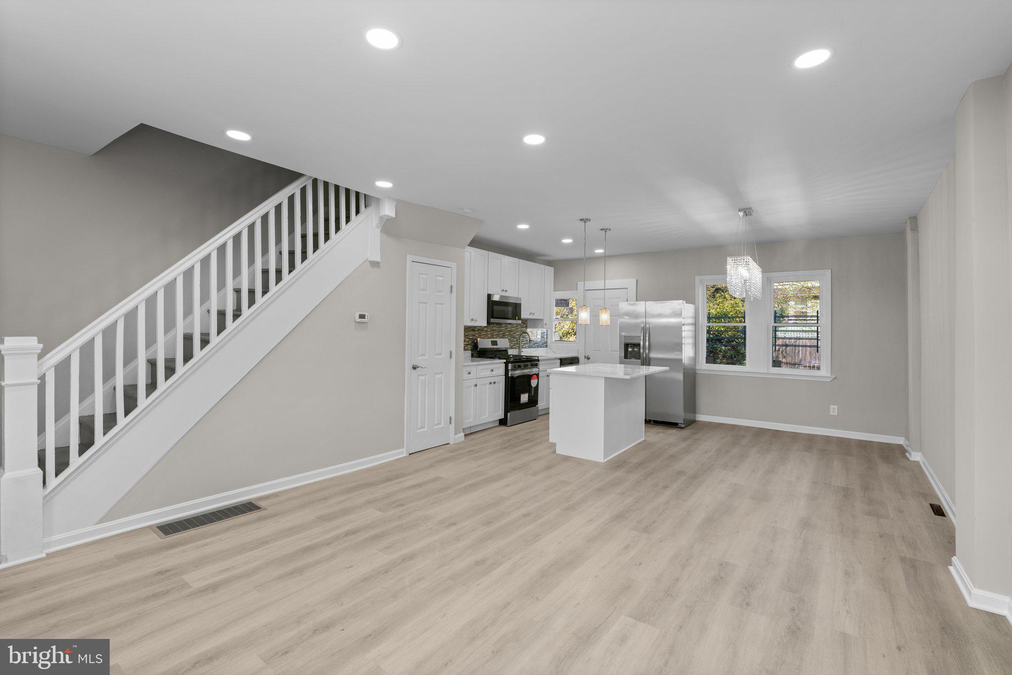 MILL HILL - Residential