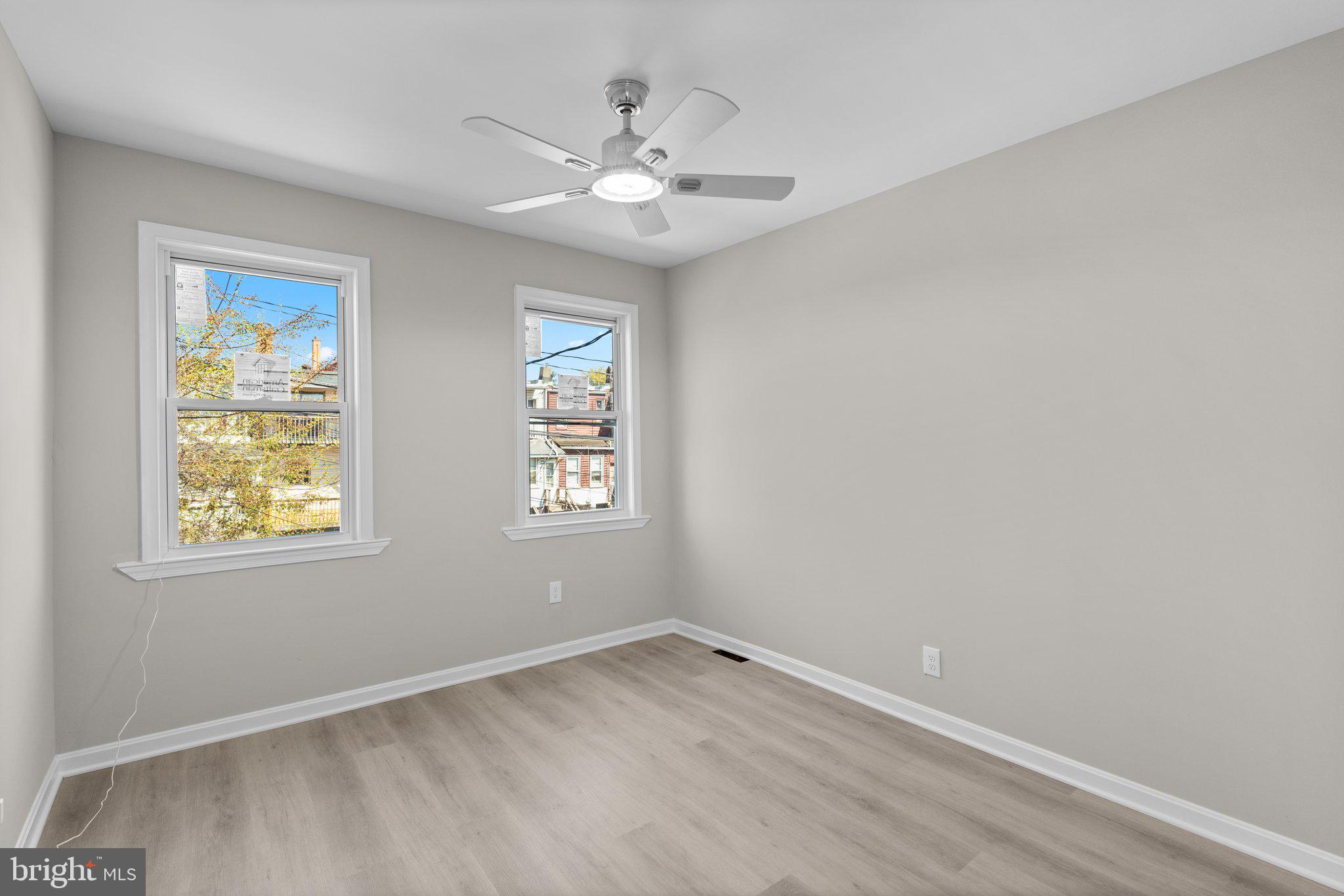 MILL HILL - Residential