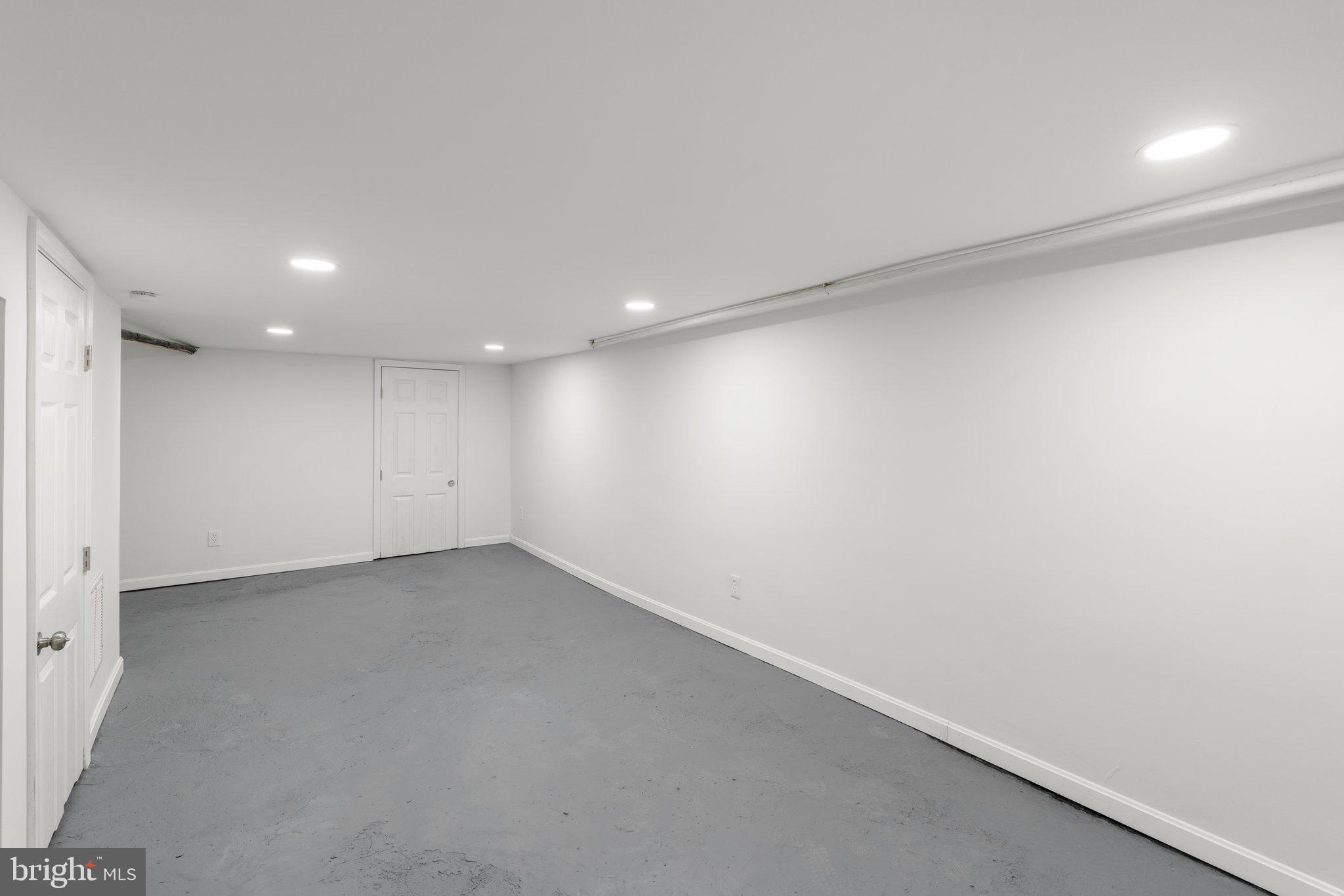 MILL HILL - Residential