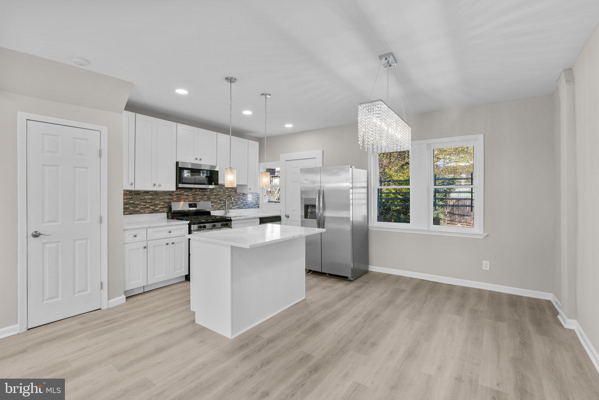 MILL HILL - Residential