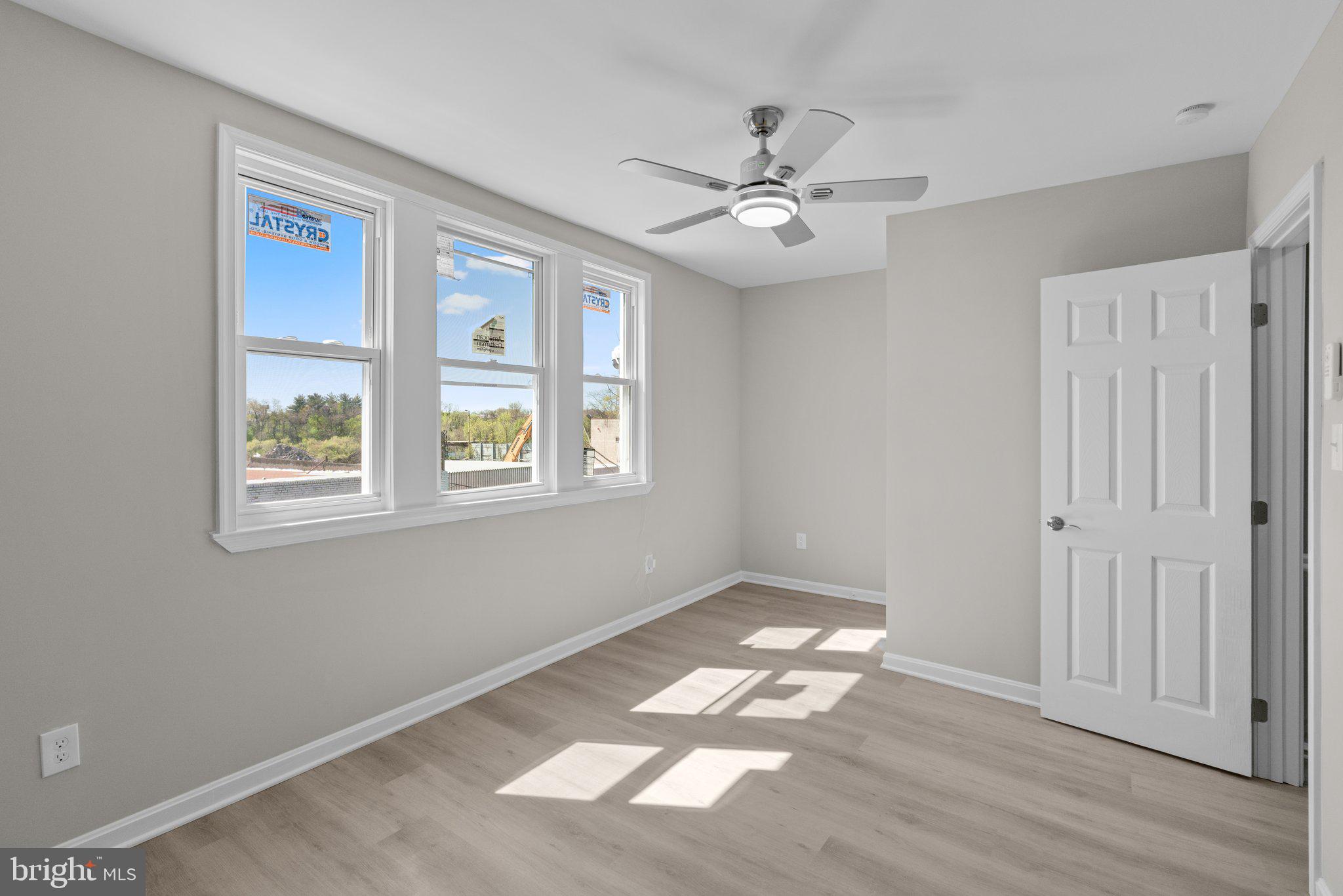 MILL HILL - Residential