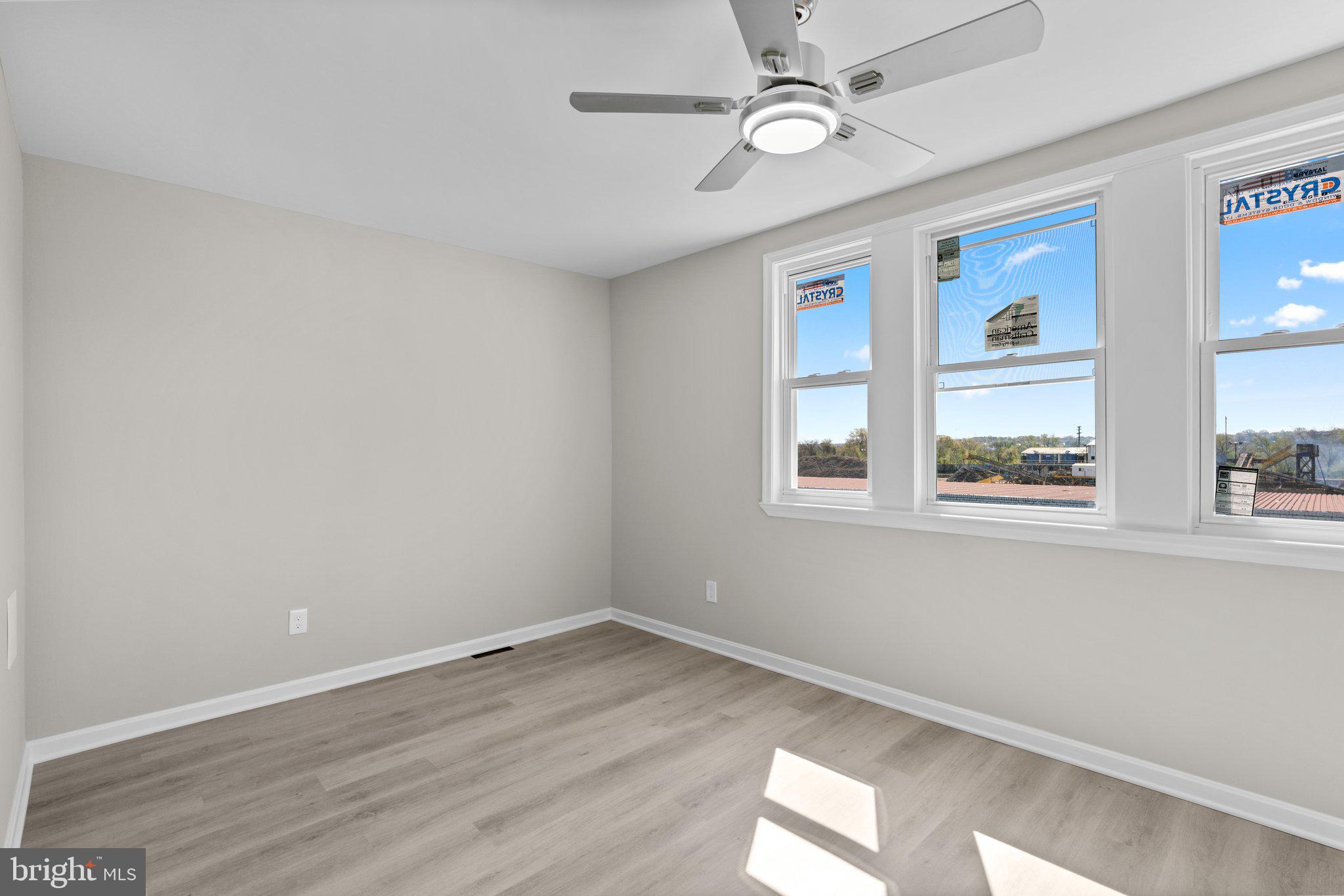 MILL HILL - Residential