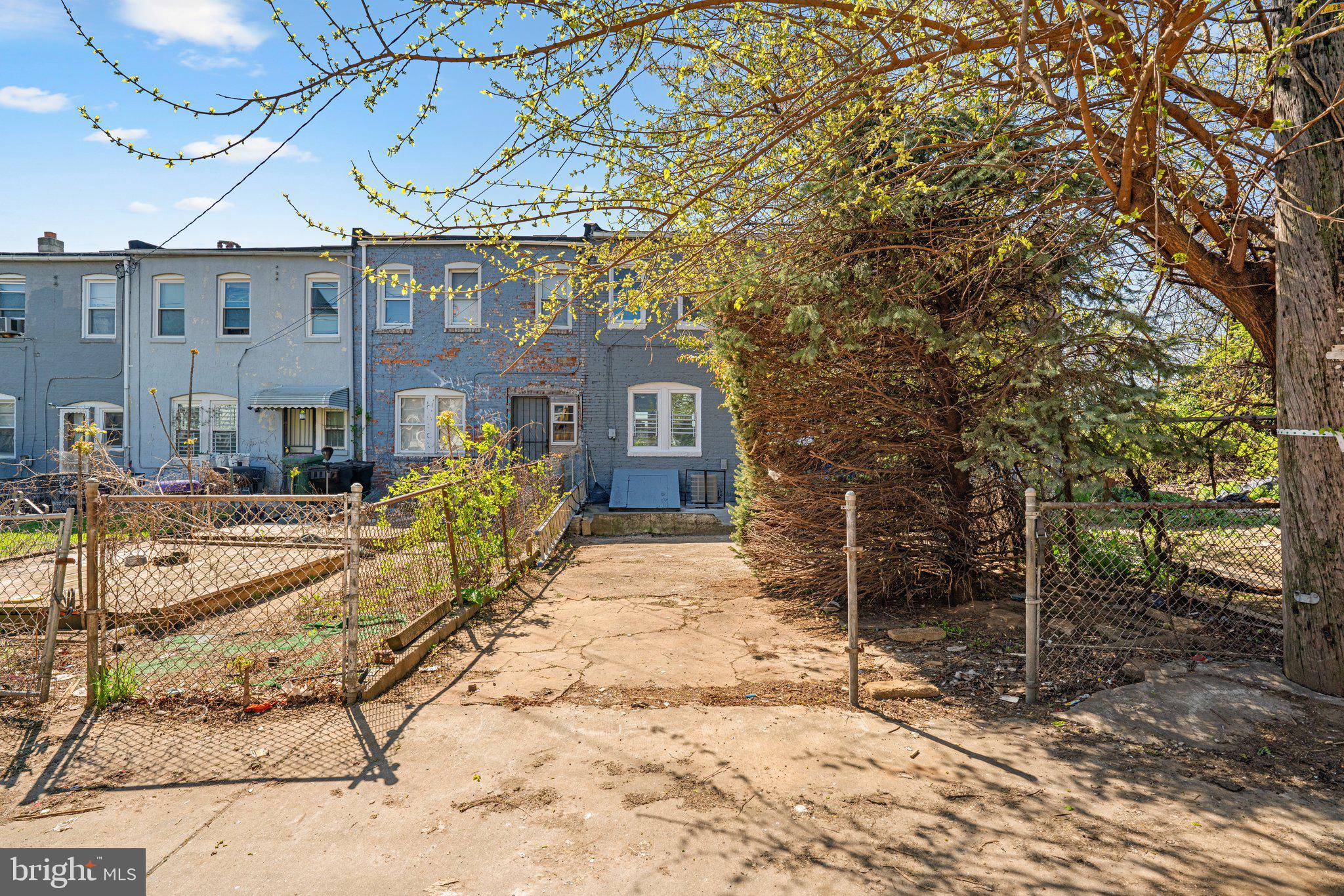 MILL HILL - Residential