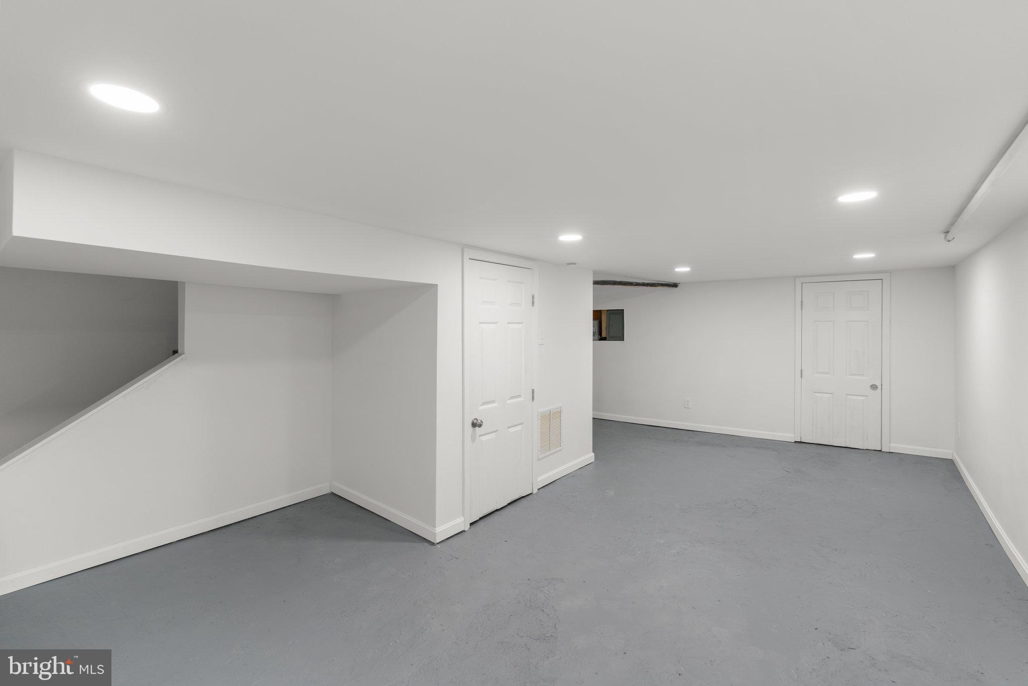 MILL HILL - Residential