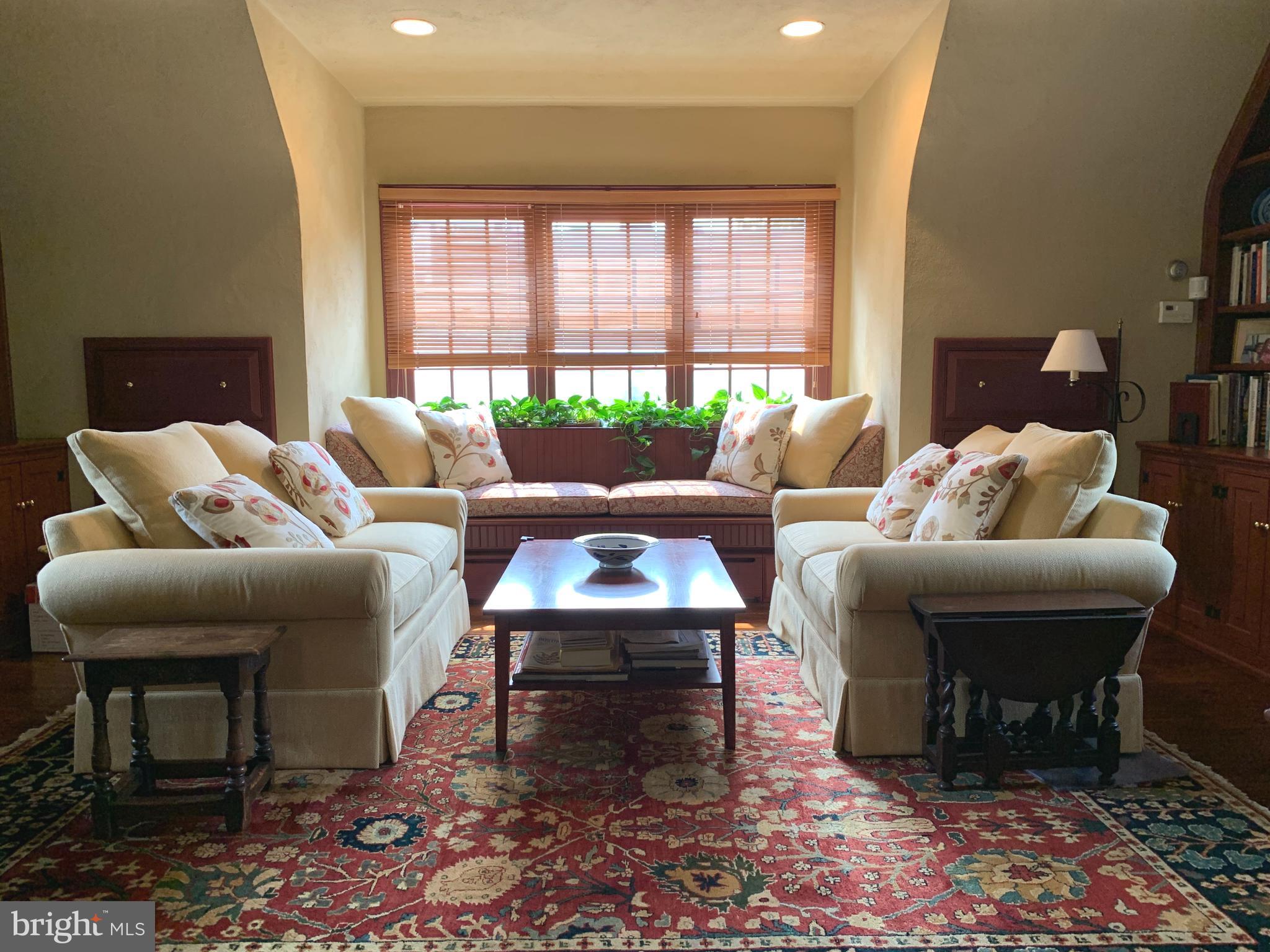 CHESTNUT HILL - Residential