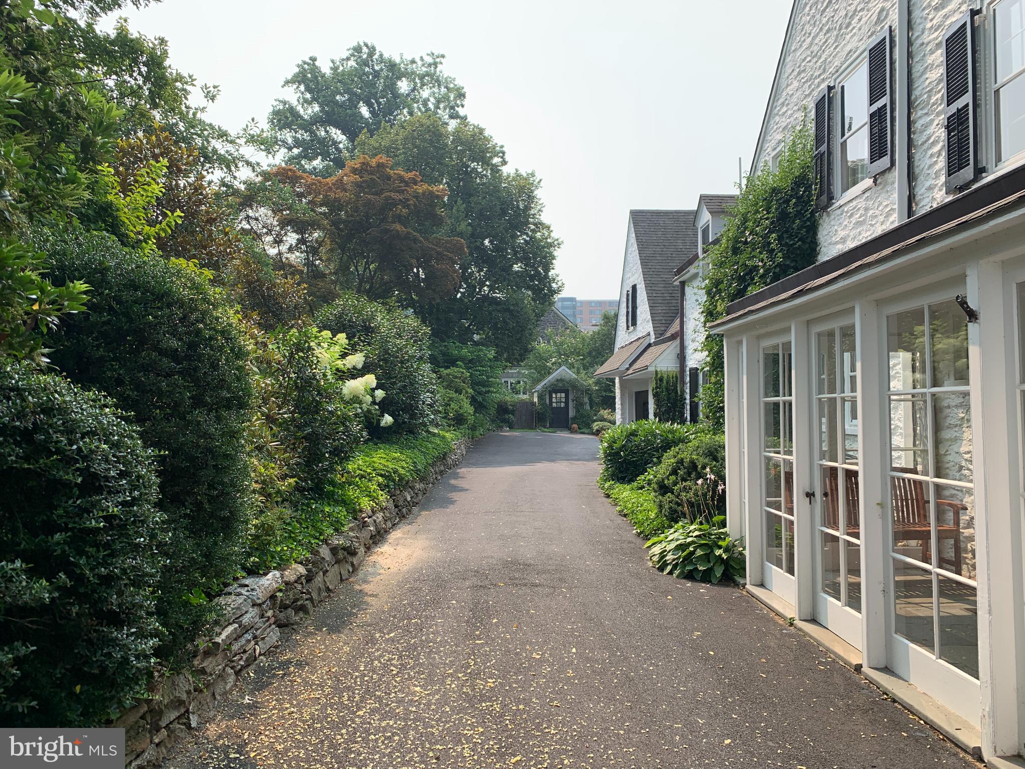 CHESTNUT HILL - Residential