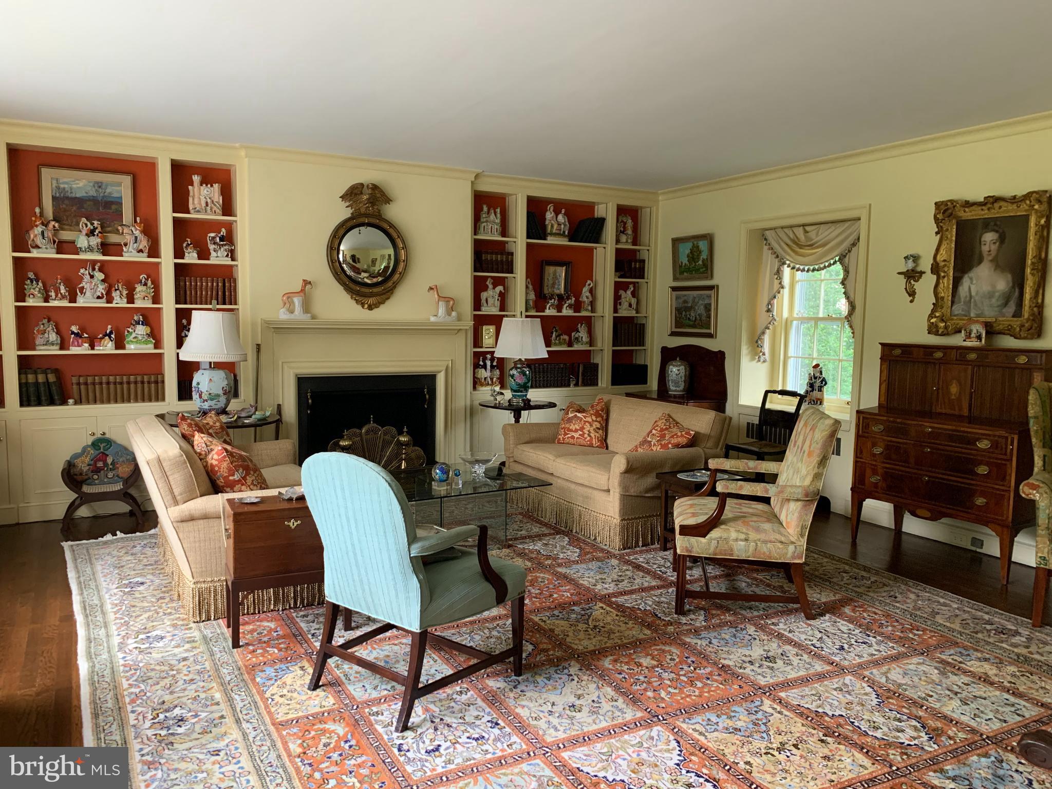 CHESTNUT HILL - Residential