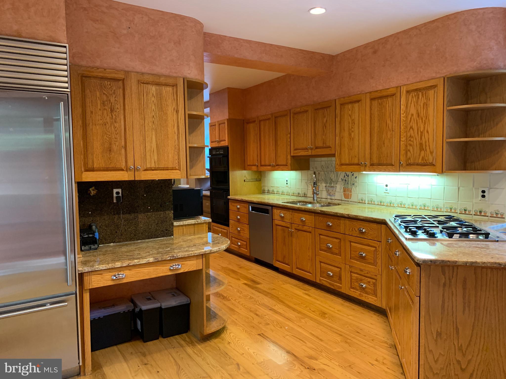 CHESTNUT HILL - Residential