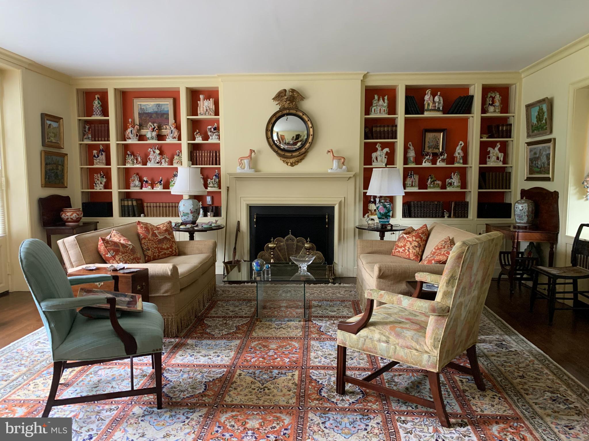 CHESTNUT HILL - Residential