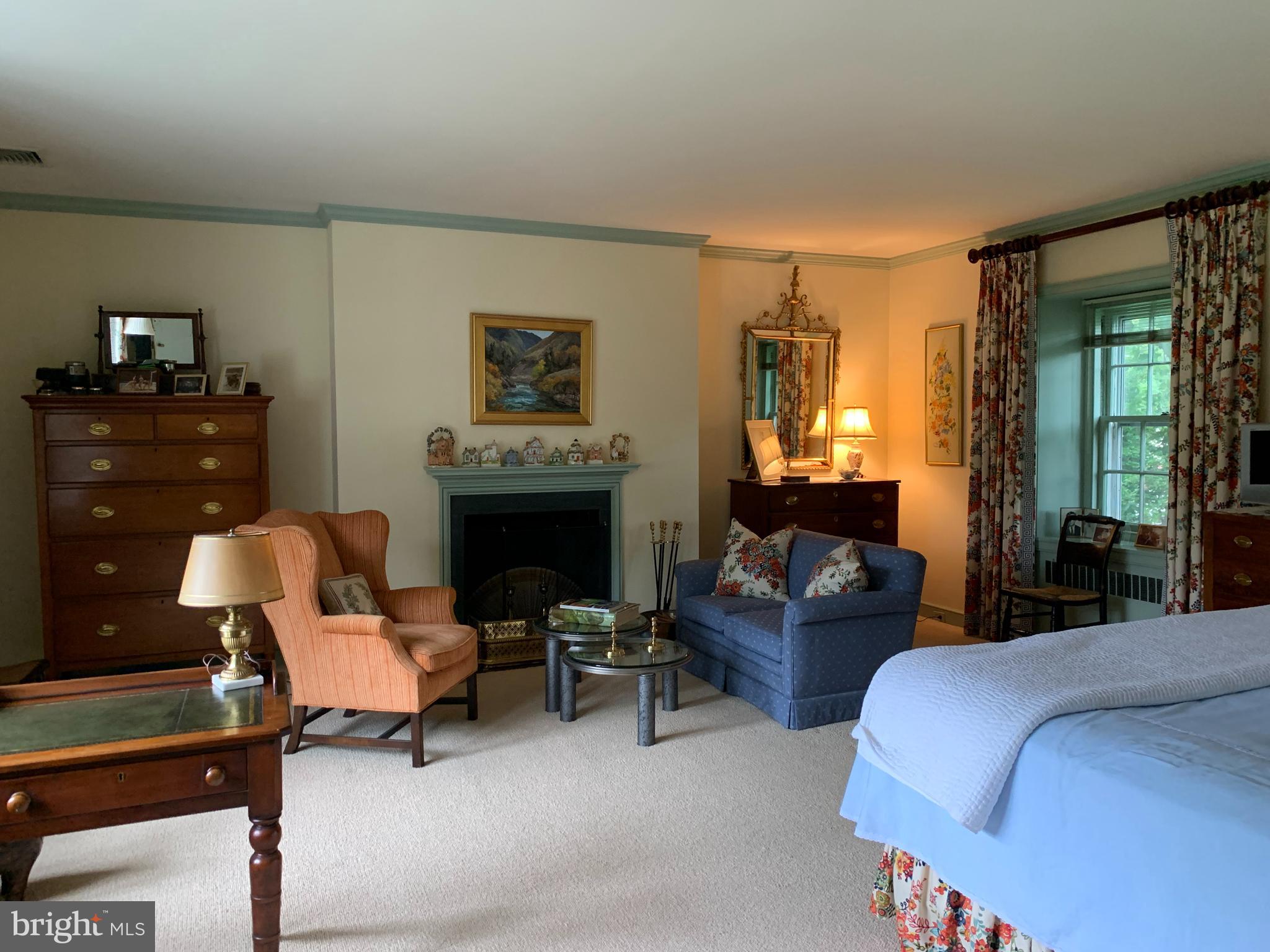 CHESTNUT HILL - Residential