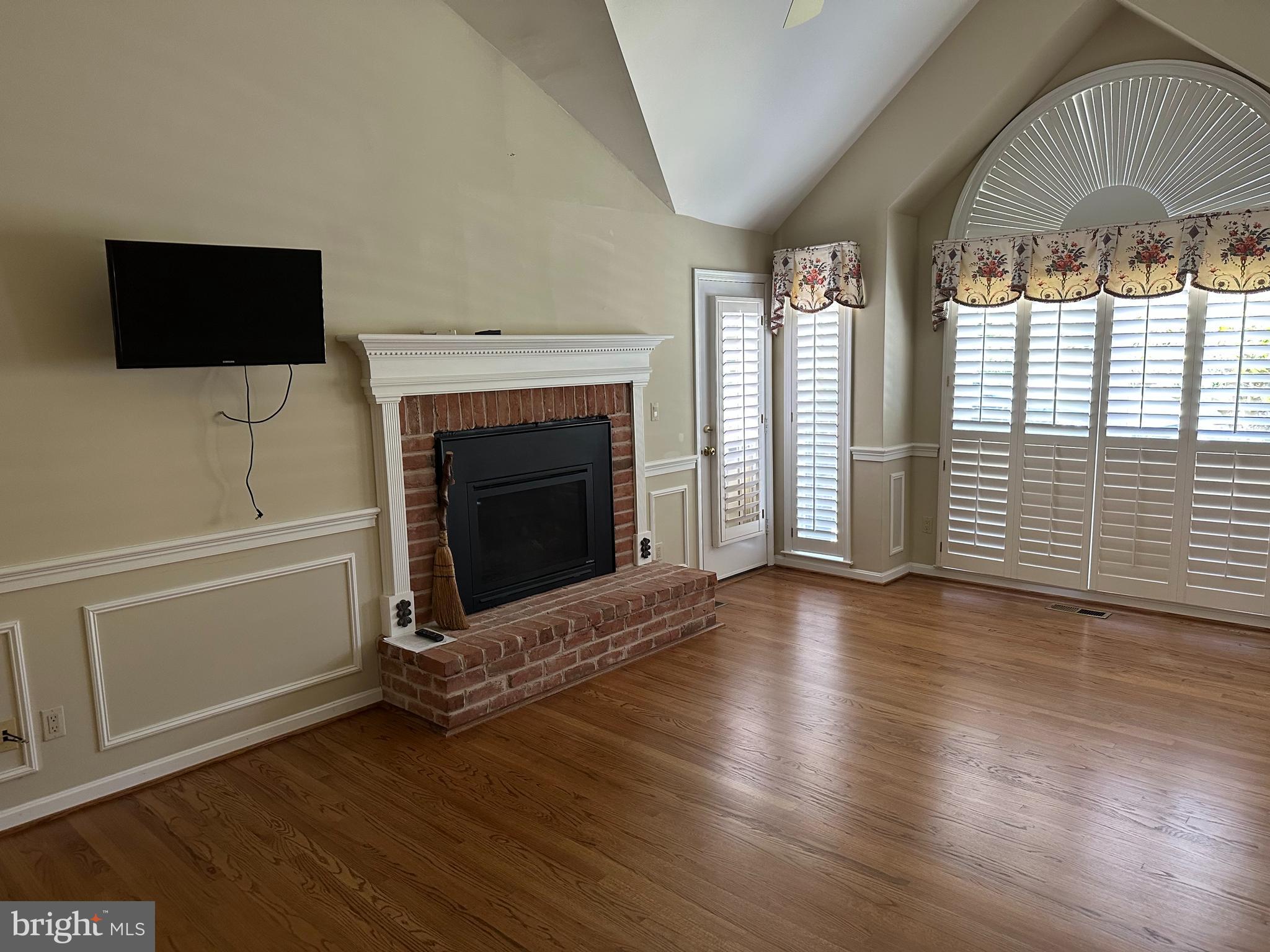 THE MEADOWS OF GREEN SPRING - Residential Lease