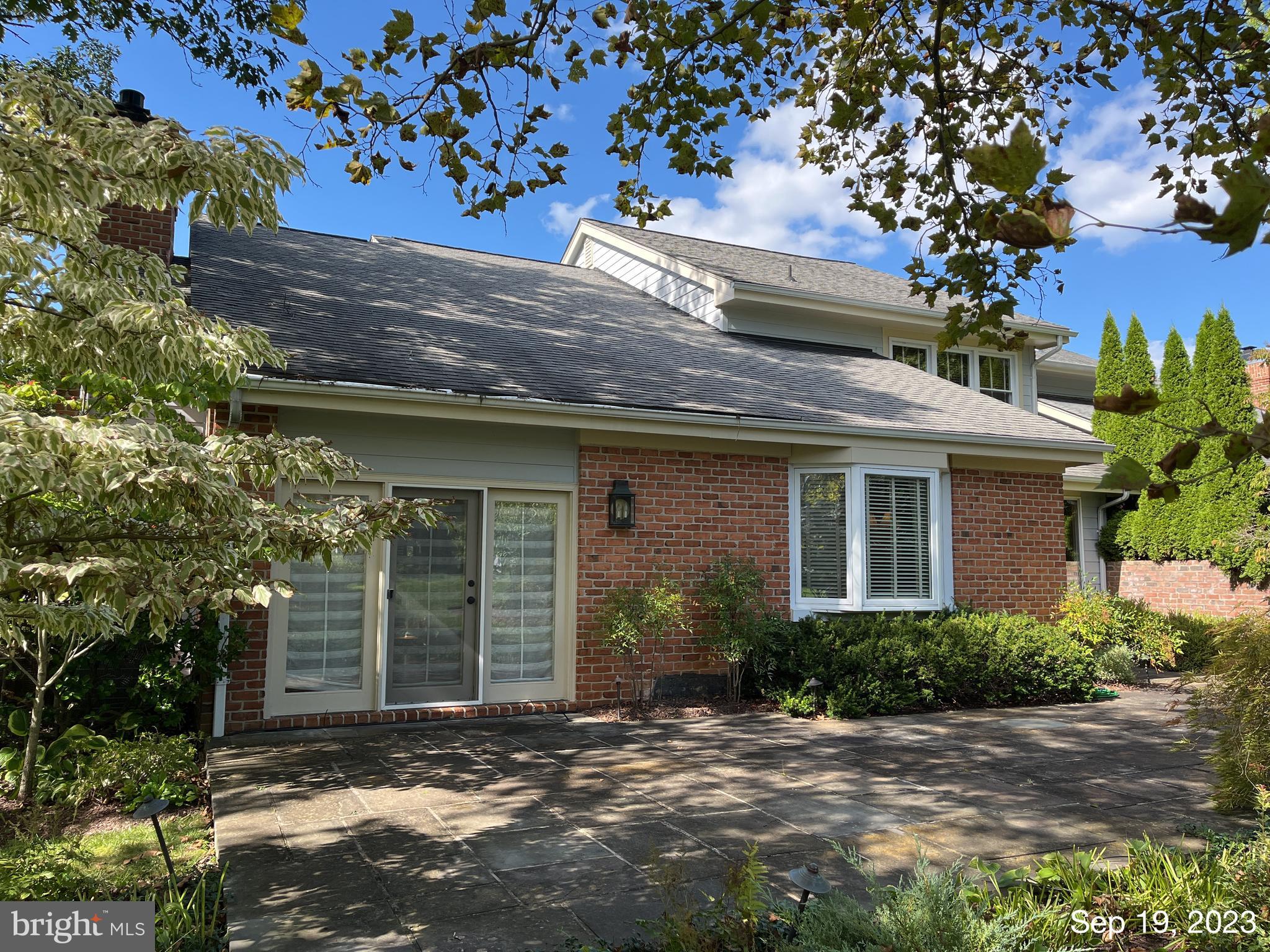 THE MEADOWS OF GREEN SPRING - Residential Lease