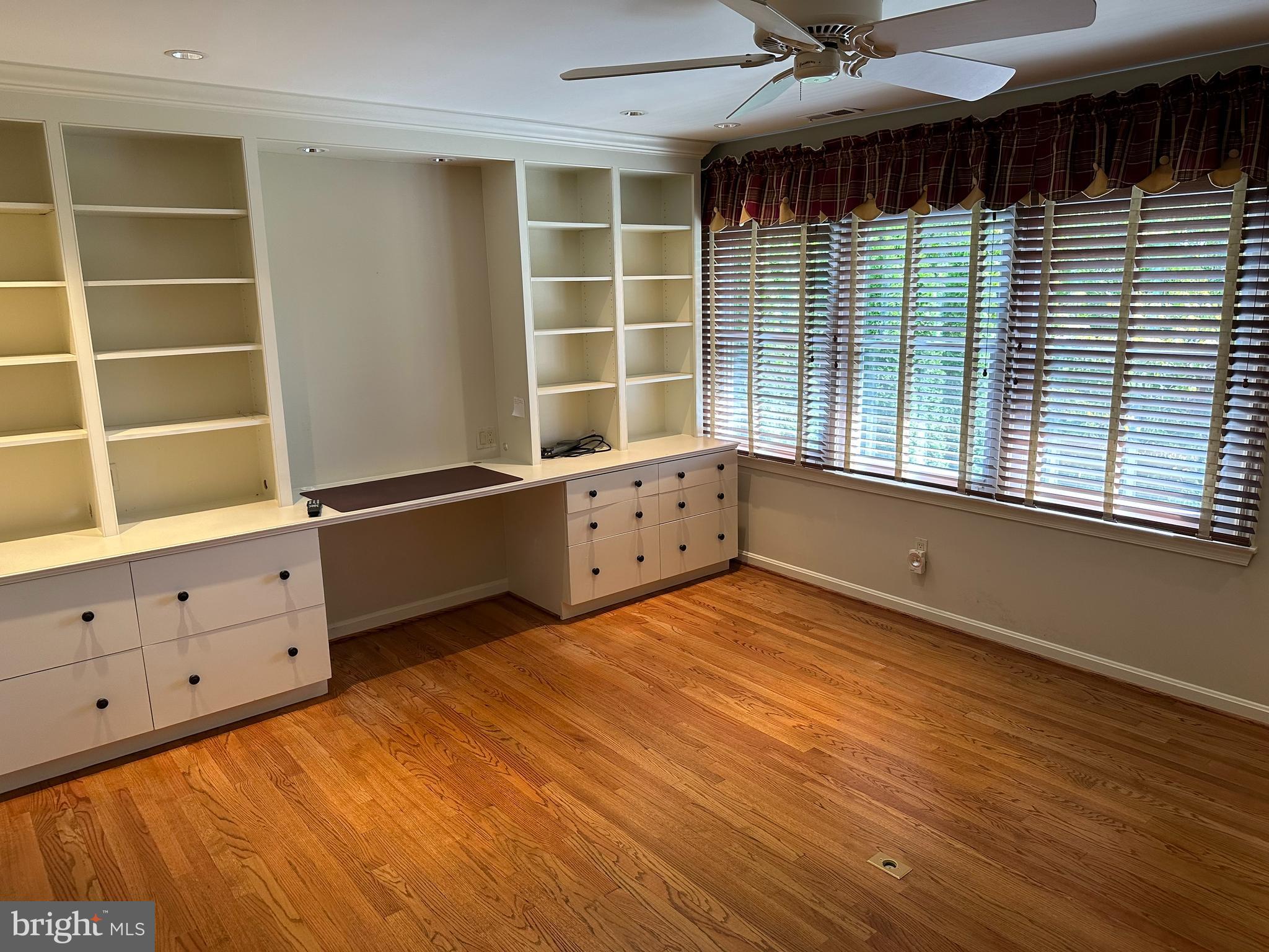 THE MEADOWS OF GREEN SPRING - Residential Lease