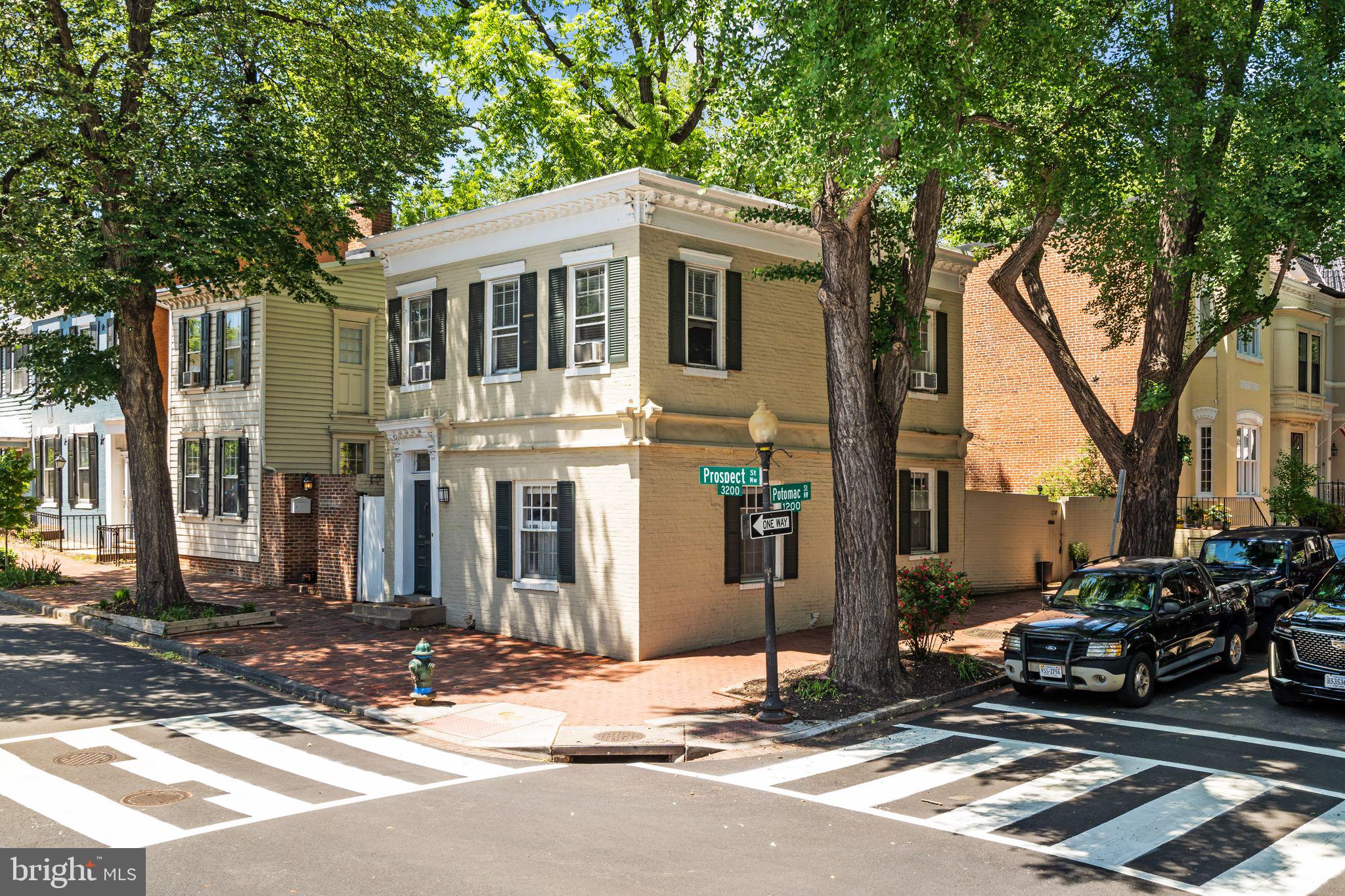 3267 PROSPECT STREET NW
