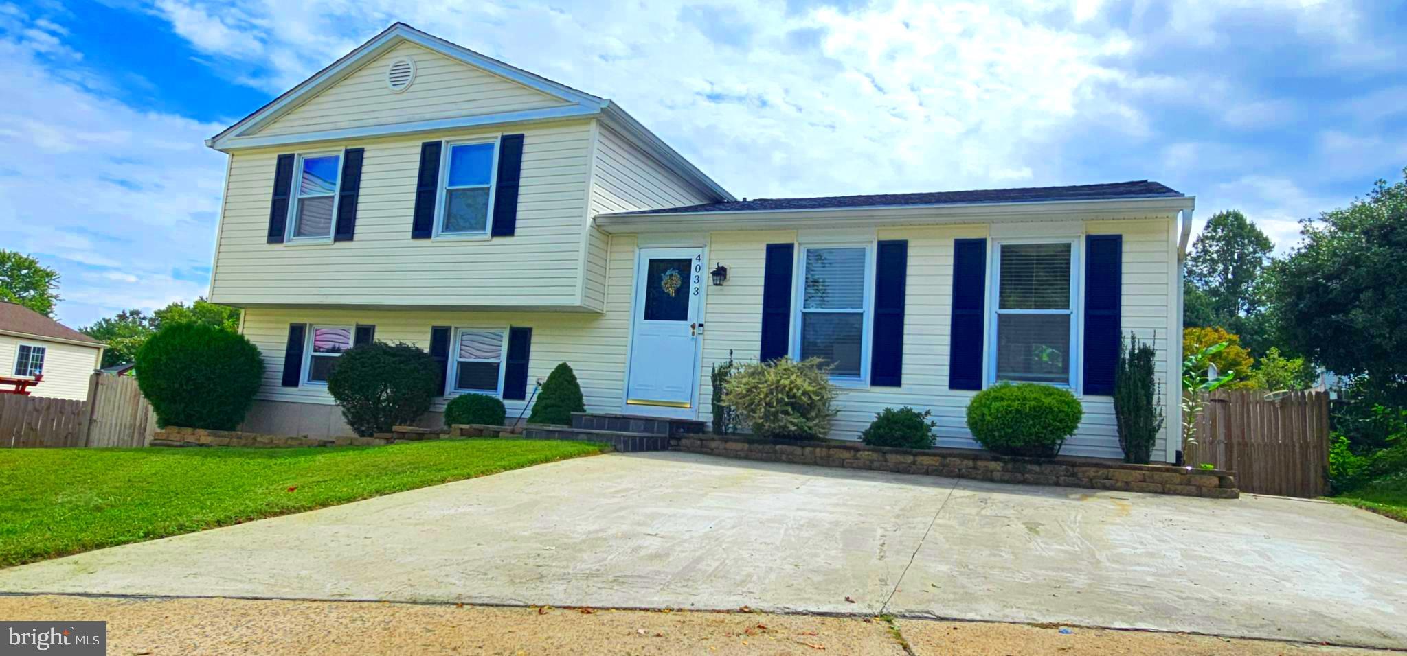 STARLIT PONDS - Residential Lease