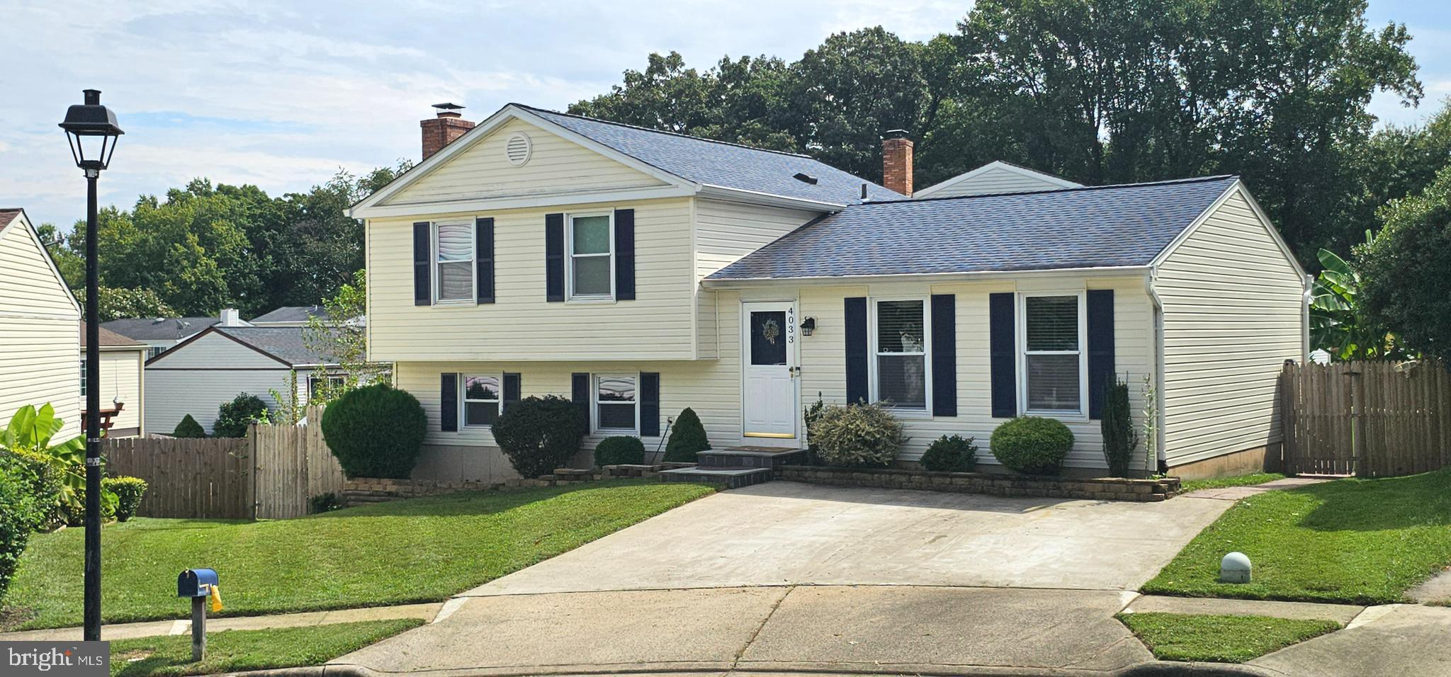 STARLIT PONDS - Residential Lease