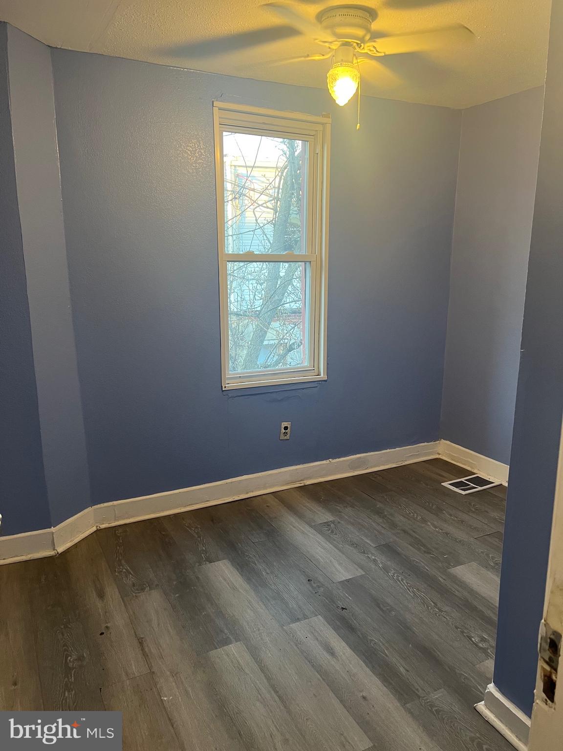 KENSINGTON - Residential