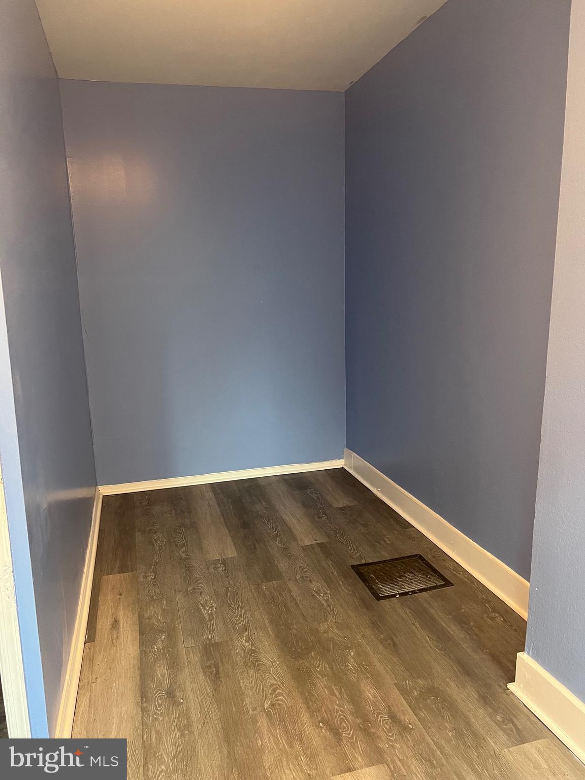 KENSINGTON - Residential