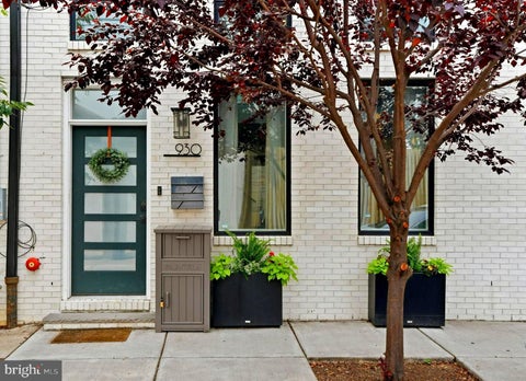 Townhouse For Sale - 930 S Beulah Street<br/> PHILADELPHIA, PA 19147
