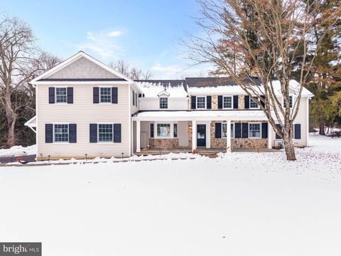 Homes For Sale - 709 Newtown Road<br/> BERWYN, PA 19312