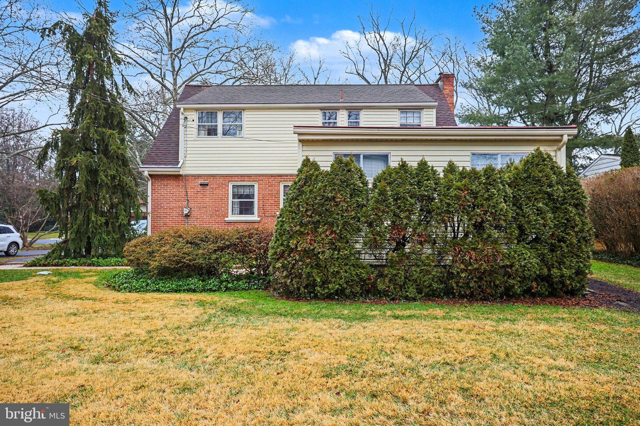 1045 GRANDVIEW BOULEVARD