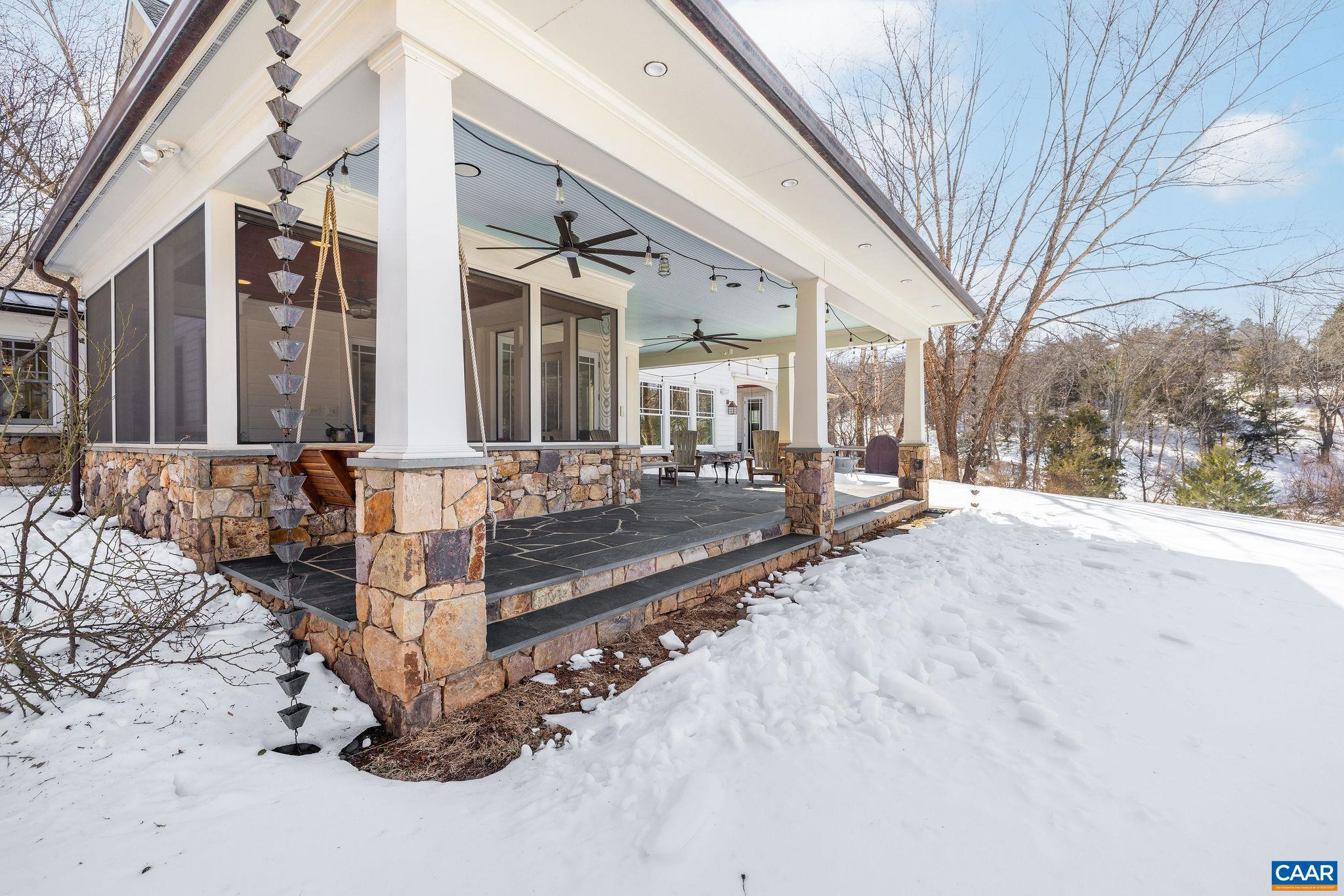 THE ROCKS - Residential