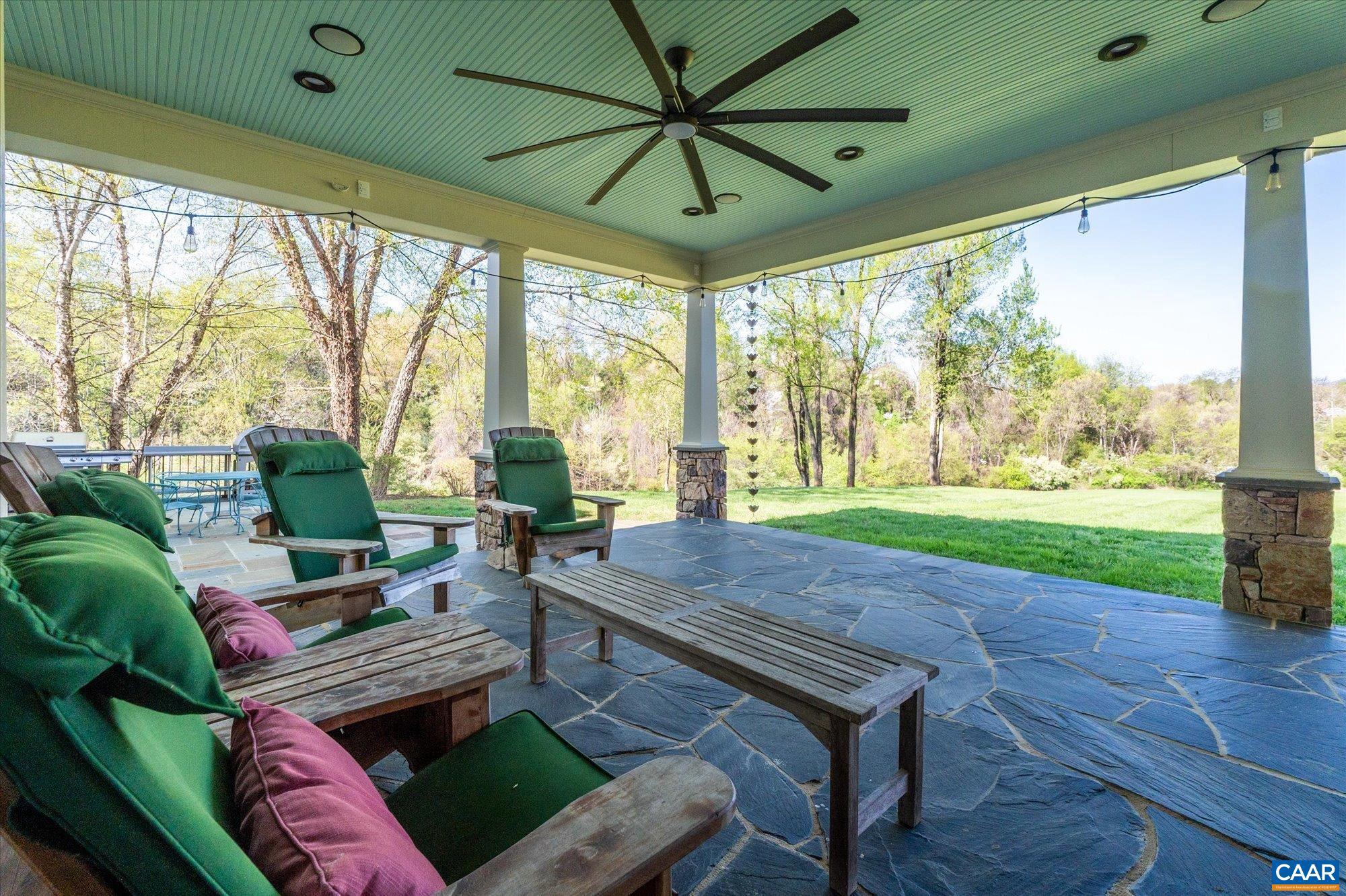 THE ROCKS - Residential