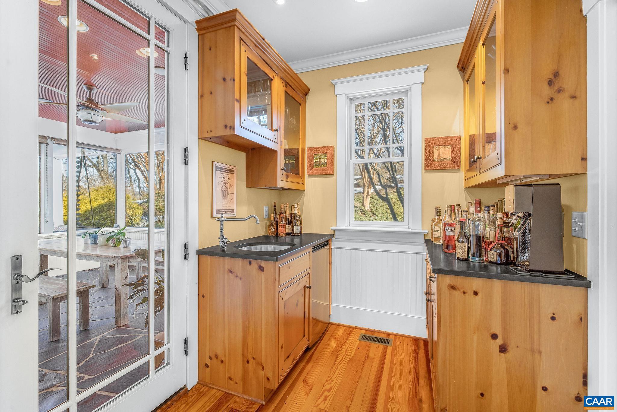 THE ROCKS - Residential