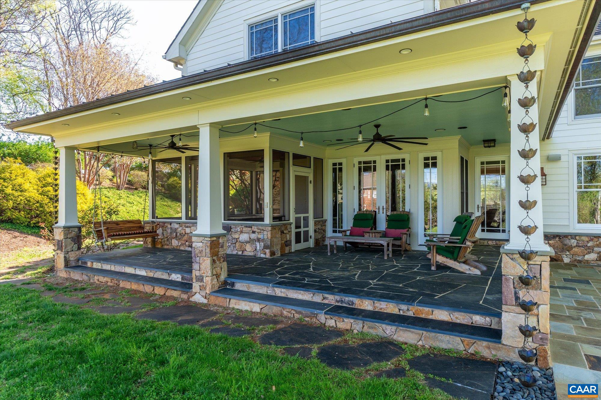 THE ROCKS - Residential