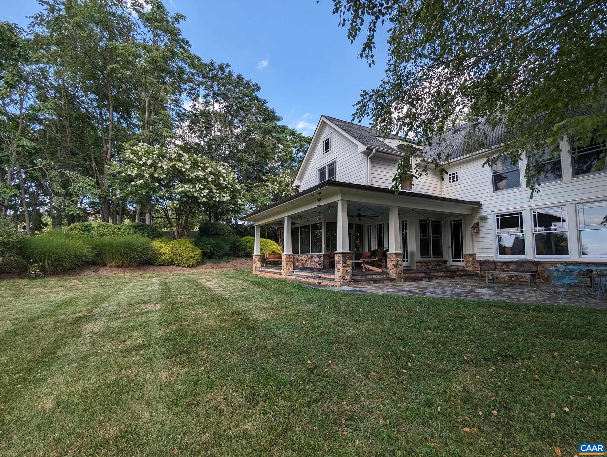 THE ROCKS - Residential