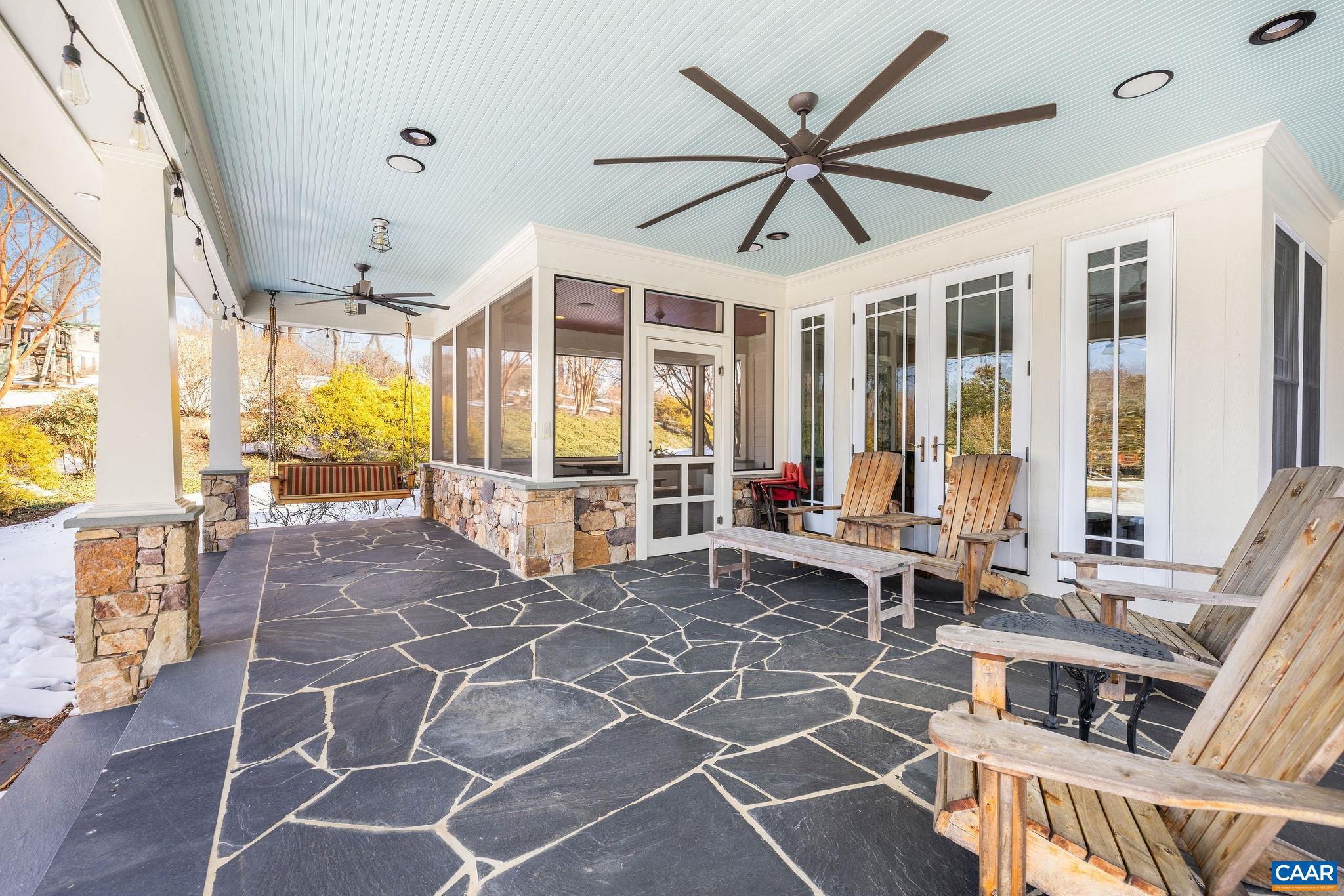 THE ROCKS - Residential