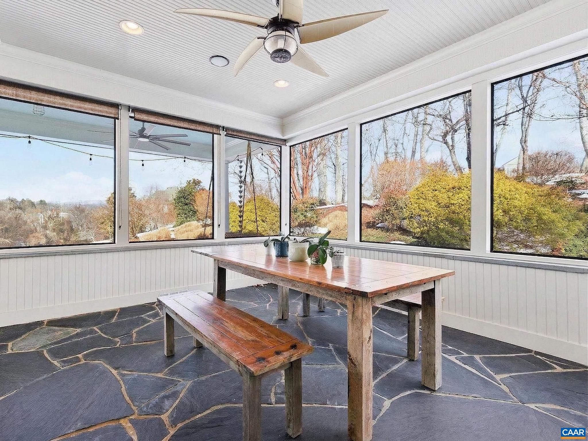 THE ROCKS - Residential