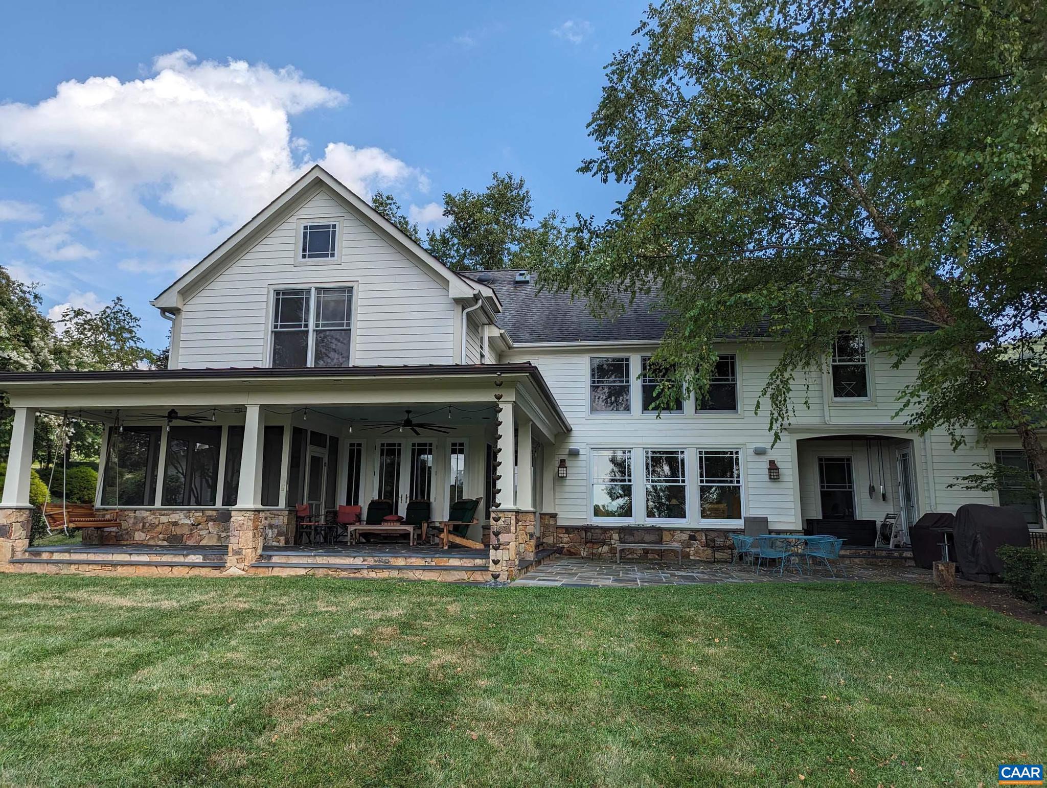 THE ROCKS - Residential