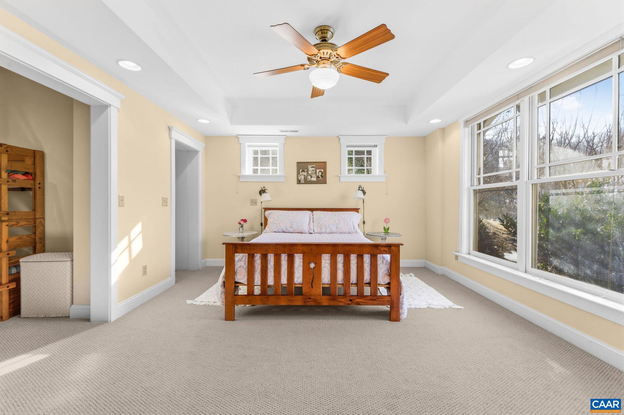 THE ROCKS - Residential