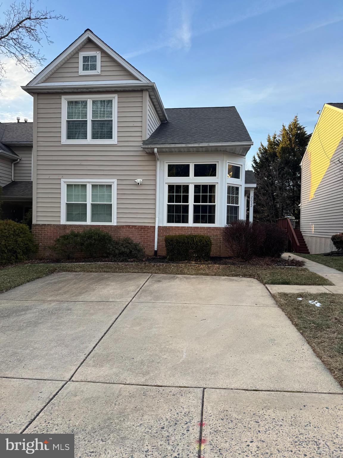 2032 TIFFANY TERRACE