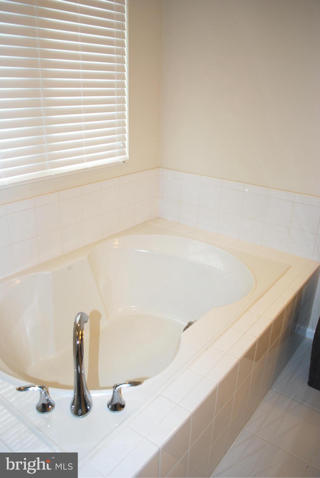 ST CHARLES SUB - GLENEAGLES - Residential Lease