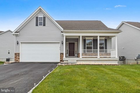 Photo of 219 N Heron Circle, NEW CASTLE, DE 19720 (MLS # DENC2081238)