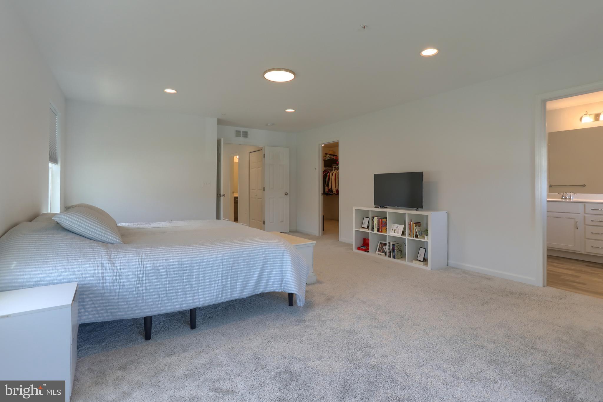 MAYAPPLE WOODS - Residential