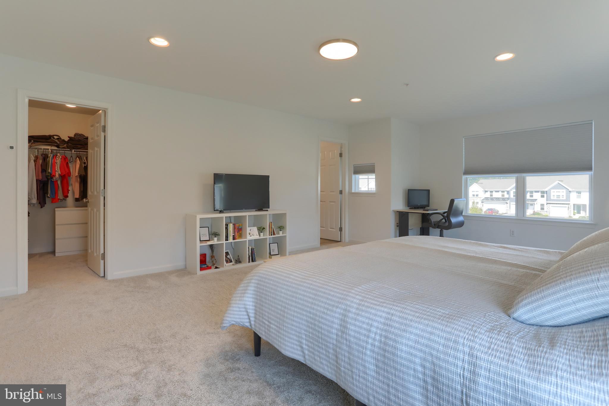 MAYAPPLE WOODS - Residential