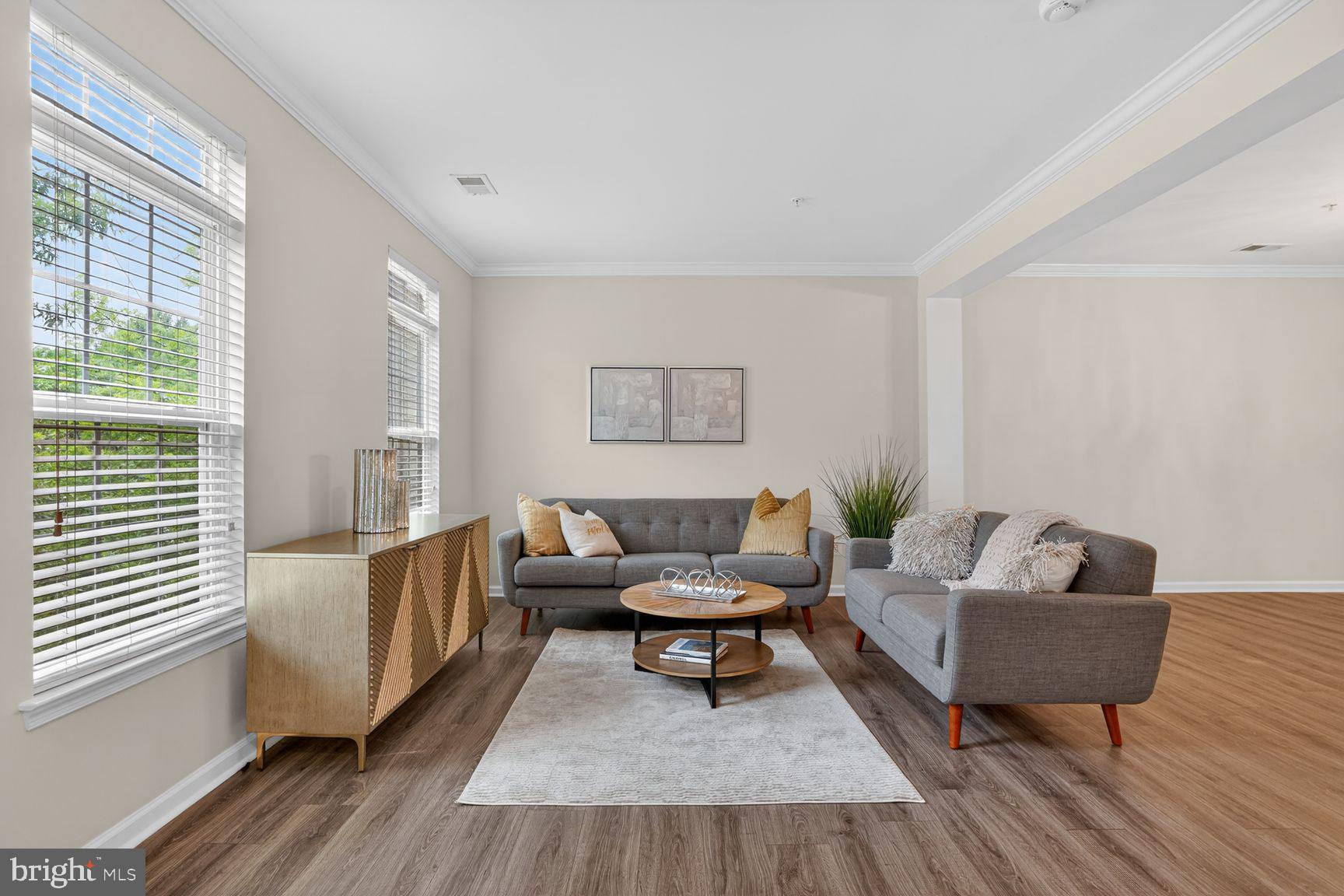 2621 EASTBOURNE DRIVE
