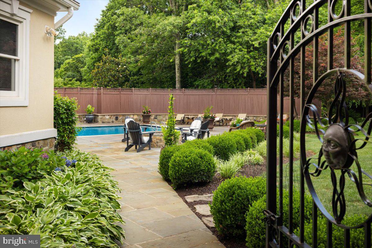 AIRSTON AT FOX MILL - Residential