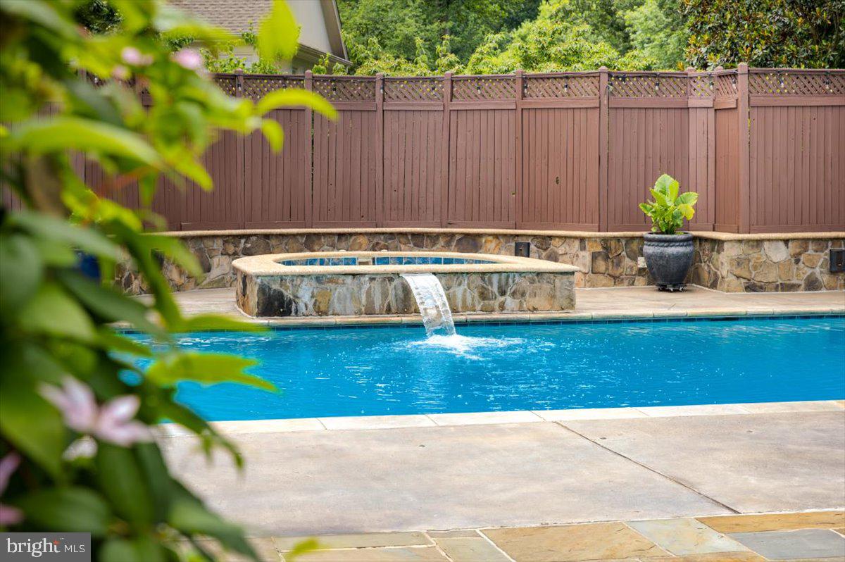 AIRSTON AT FOX MILL - Residential