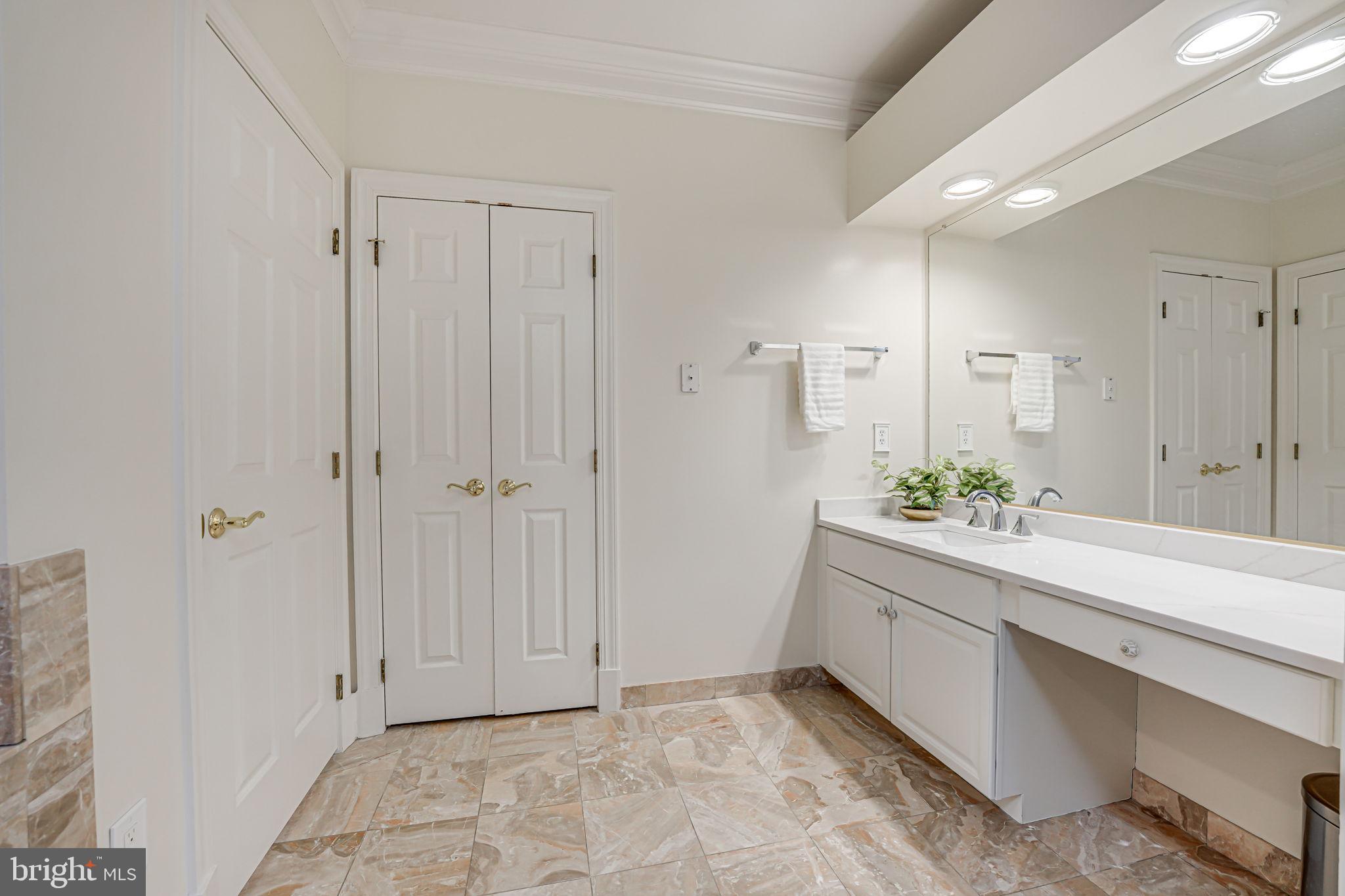 AIRSTON AT FOX MILL - Residential