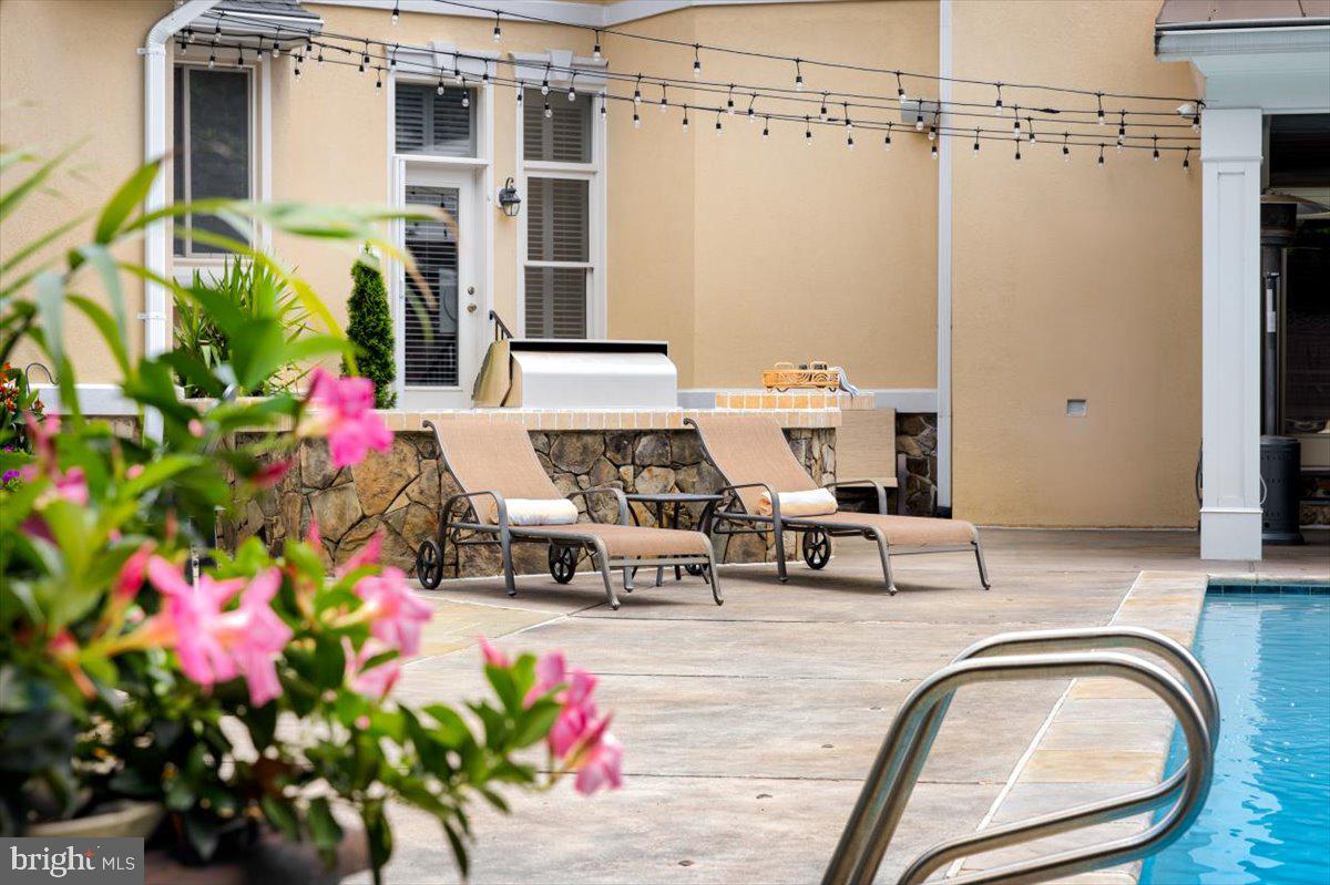 AIRSTON AT FOX MILL - Residential